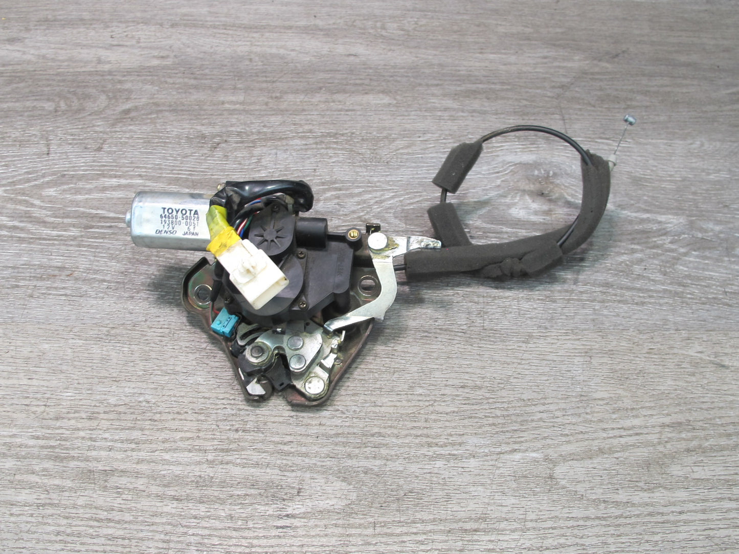 01-06 Lexus UCF30L LS430 Rear Trunk Deck Lid Lock Latch Actuator Motor OEM