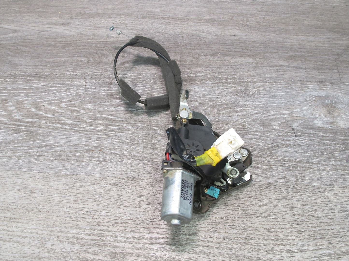 01-06 Lexus UCF30L LS430 Rear Trunk Deck Lid Lock Latch Actuator Motor OEM