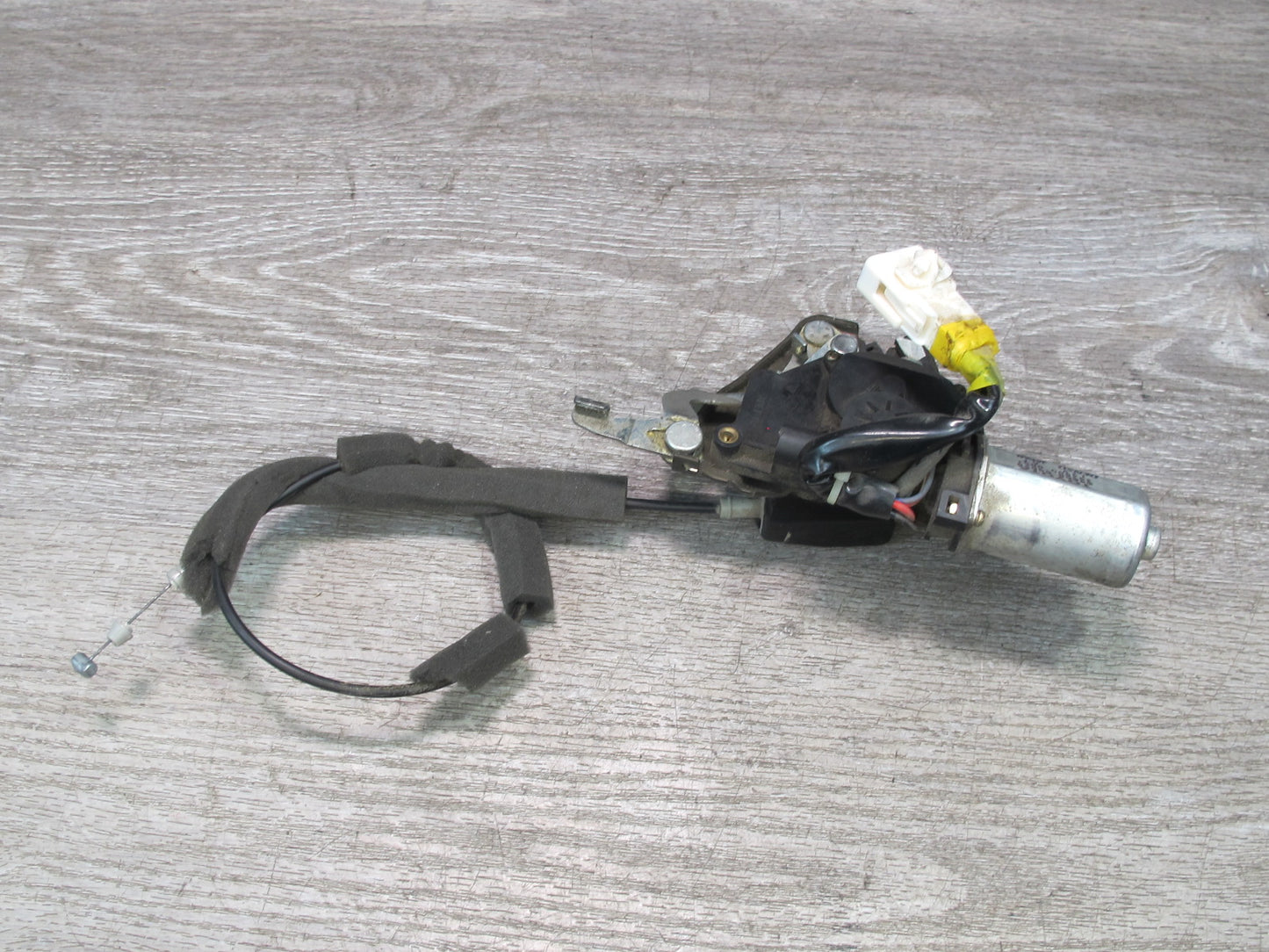 01-06 Lexus UCF30L LS430 Rear Trunk Deck Lid Lock Latch Actuator Motor OEM