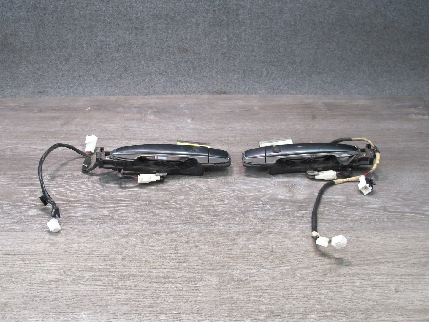 04-06 Lexus LS430 Rear Left & Right Door Exterior Handle Set w Smart Access OEM