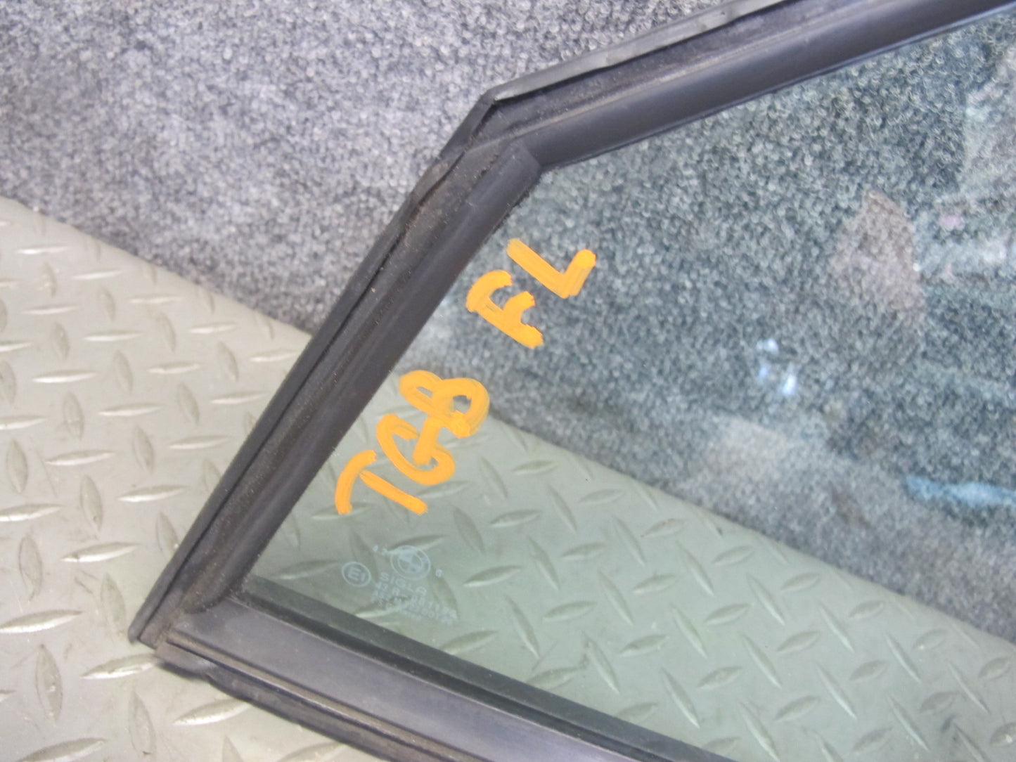 87-91 BMW E30 3-SERIES Convertible Left Door Fixed Corner Glass Window OEM