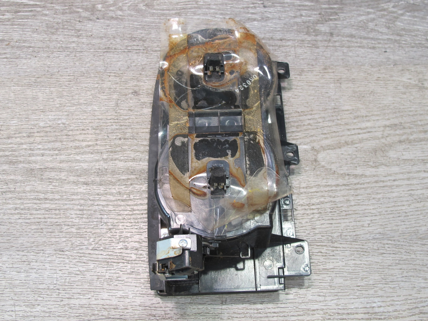 2003-2007 Lexus UZJ100L LX470 Front Center Console CUP Holder