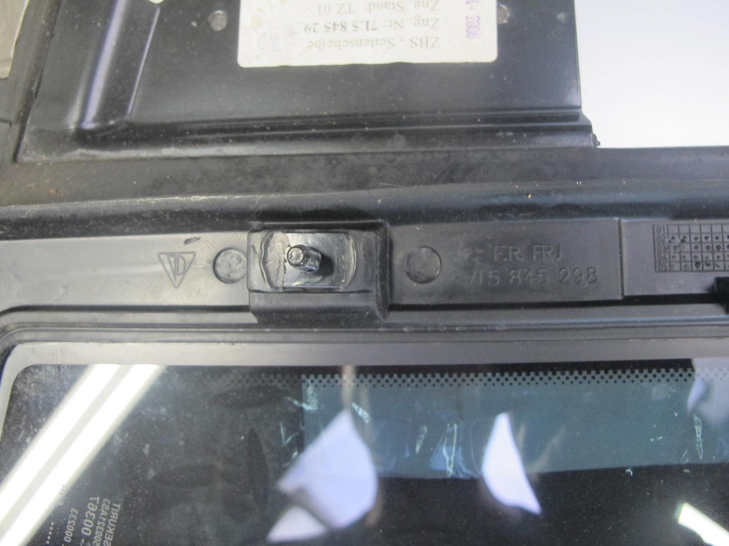 2003-2010 Porsche Cayenne 955 Rear Right Quarter Glass Window 7L5845298