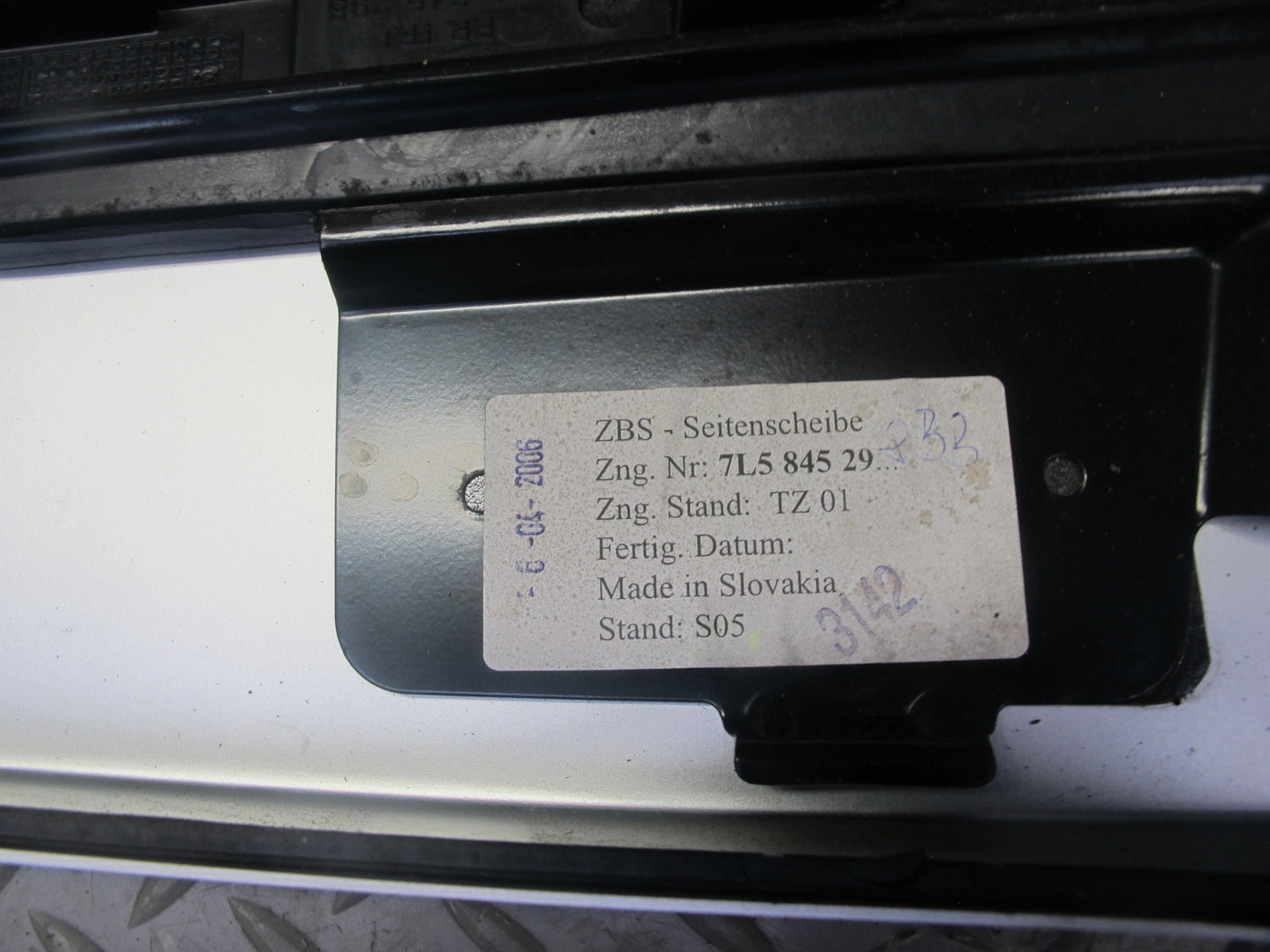 2003-2010 Porsche Cayenne 955 Rear Right Quarter Glass Window 7L5845298