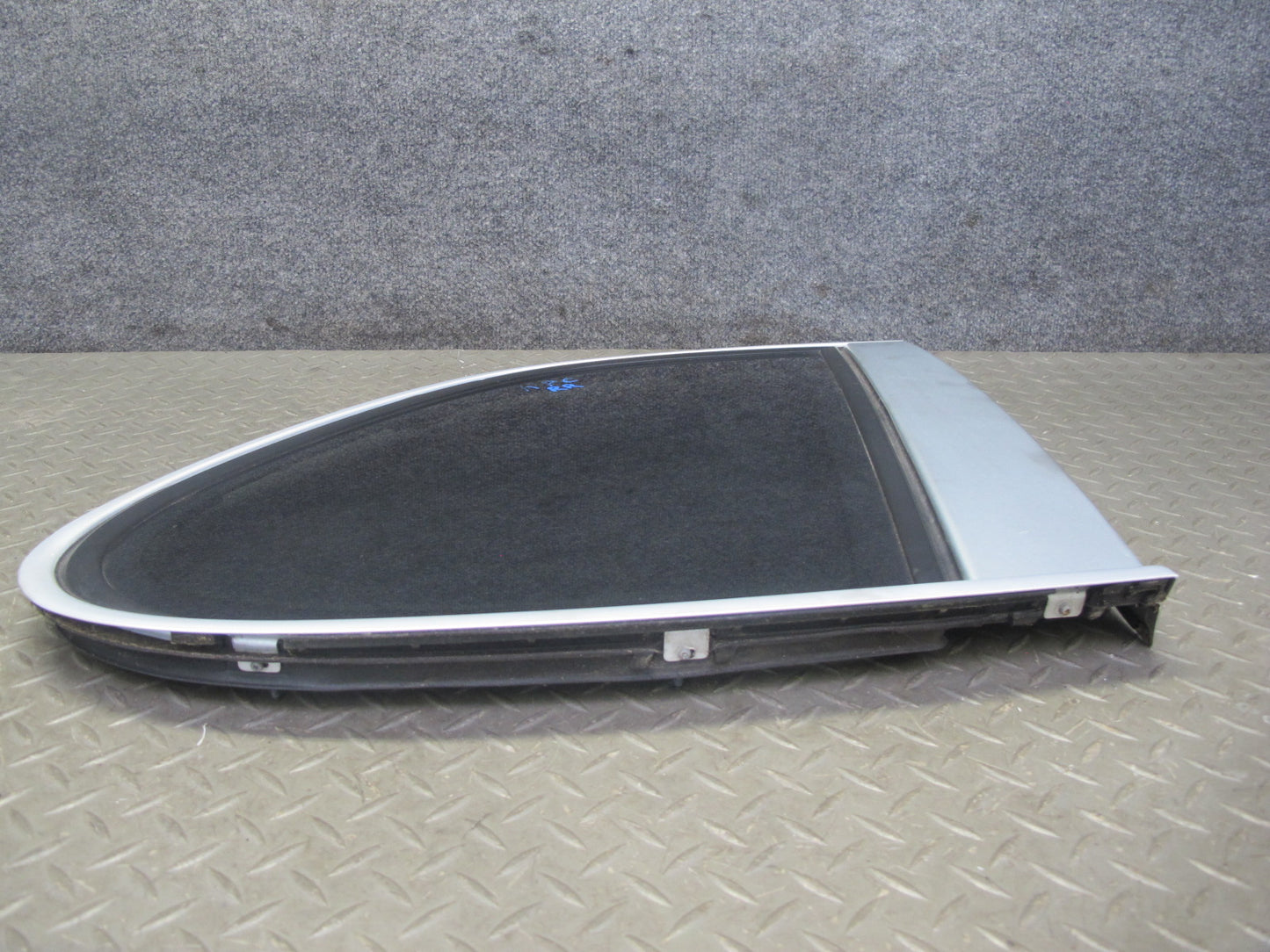 2003-2010 Porsche Cayenne 955 Rear Right Quarter Glass Window 7L5845298