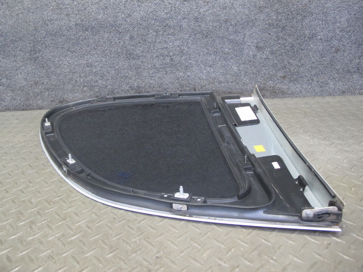 2003-2010 Porsche Cayenne 955 Rear Right Quarter Glass Window 7L5845298