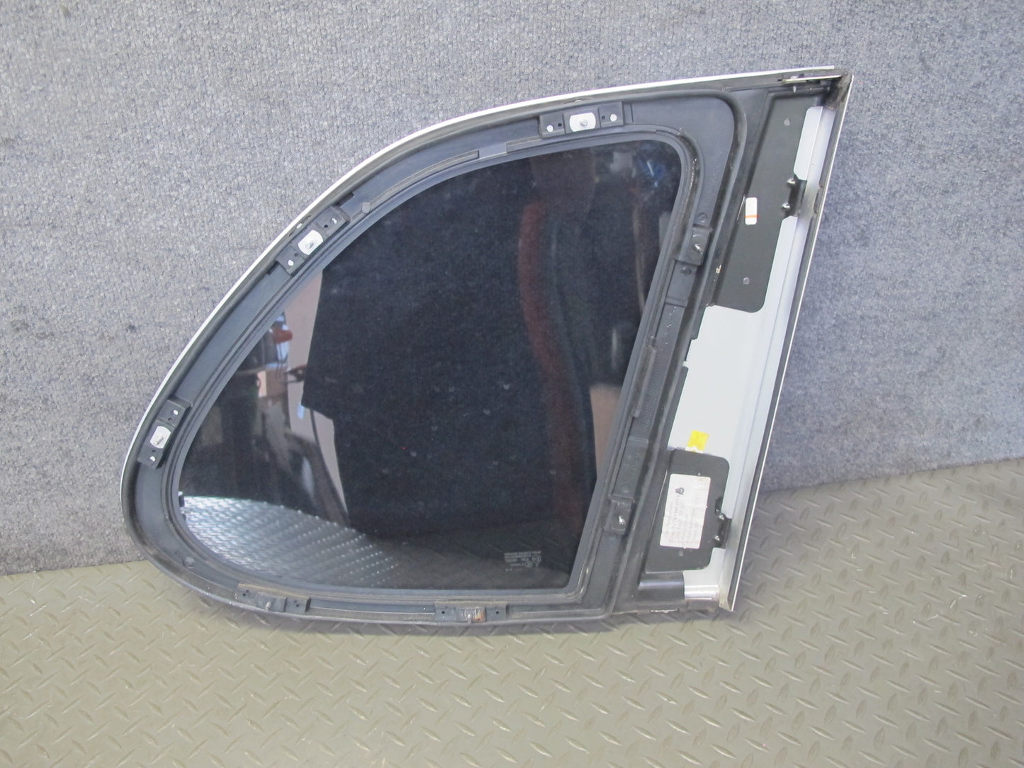2003-2010 Porsche Cayenne 955 Rear Left Quarter Glass Window 7L5845297