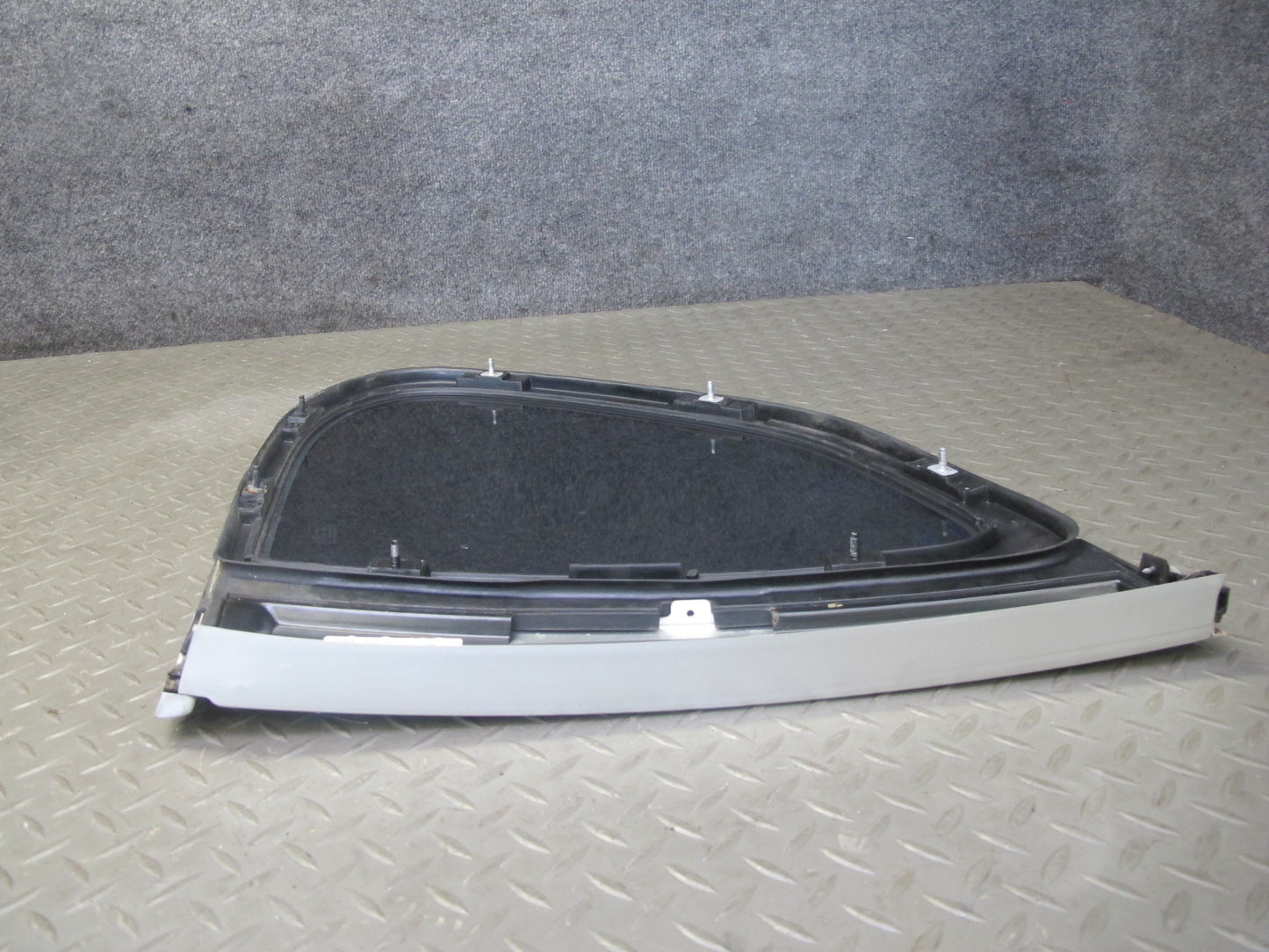 2003-2010 Porsche Cayenne 955 Rear Left Quarter Glass Window 7L5845297