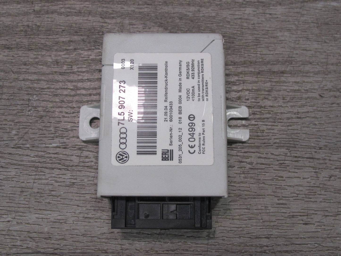 2003-2010 Porsche Cayenne 955 TPMS Tire Pressure Control Module 7L5907273B