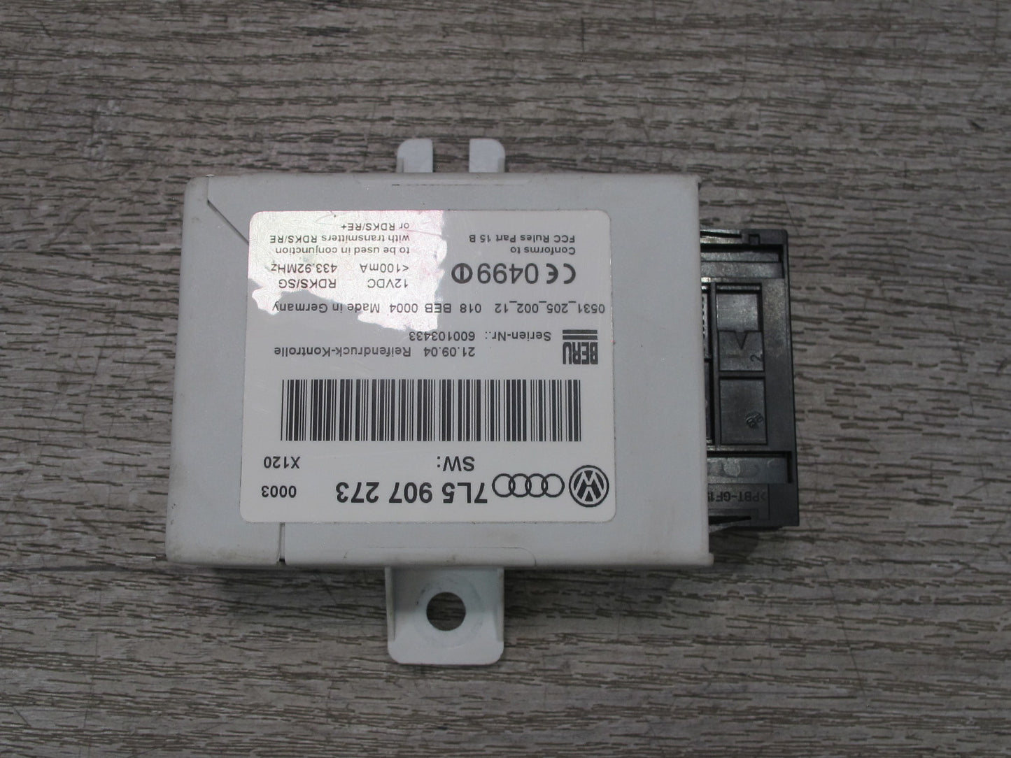 2003-2010 Porsche Cayenne 955 TPMS Tire Pressure Control Module 7L5907273B