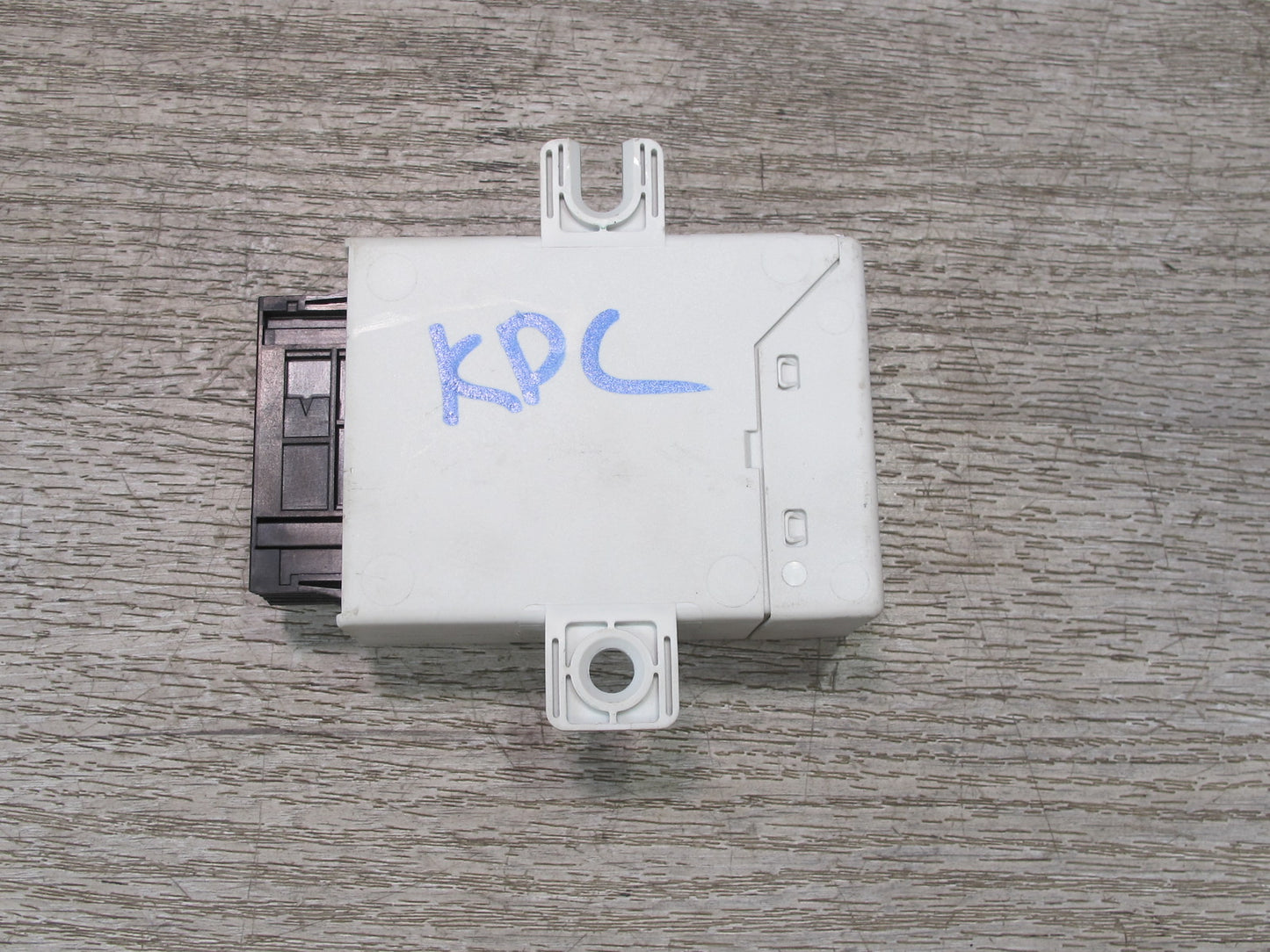 2003-2010 Porsche Cayenne 955 TPMS Tire Pressure Control Module 7L5907273B