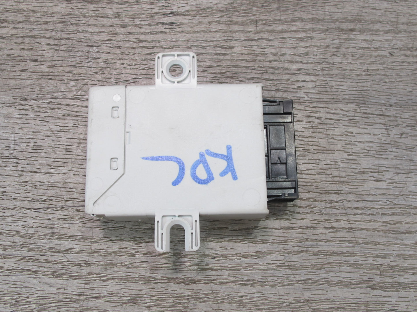 2003-2010 Porsche Cayenne 955 TPMS Tire Pressure Control Module 7L5907273B