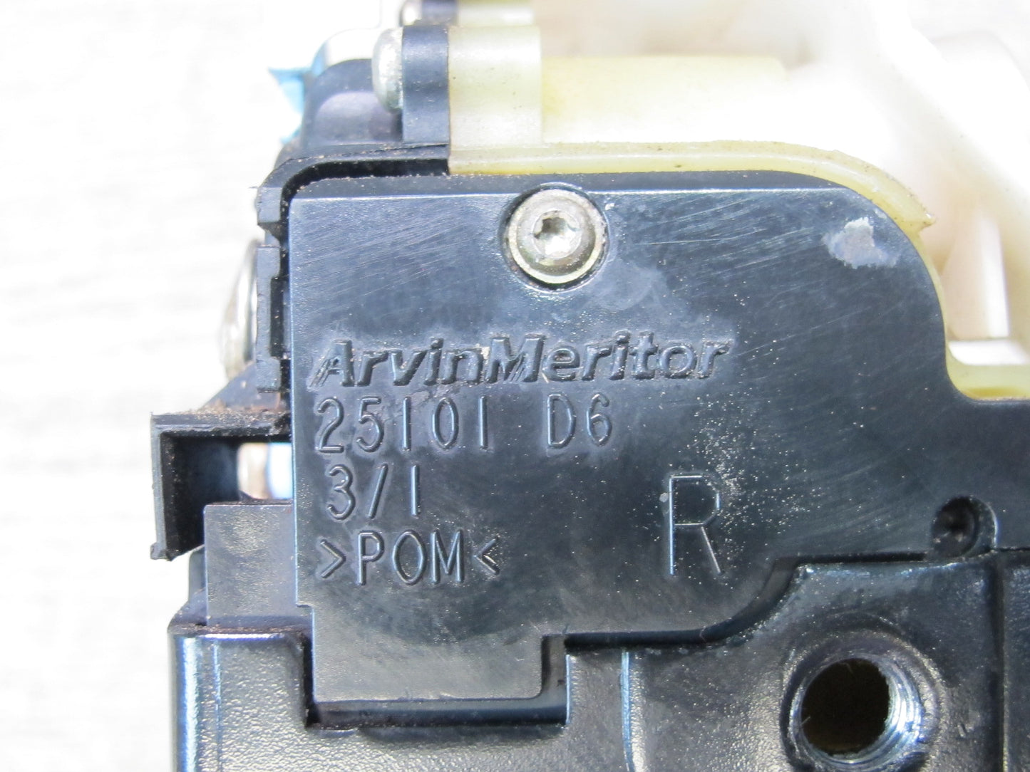 2003-2010 Porsche Cayenne 955 Front Right Door Lock Latch Actuator