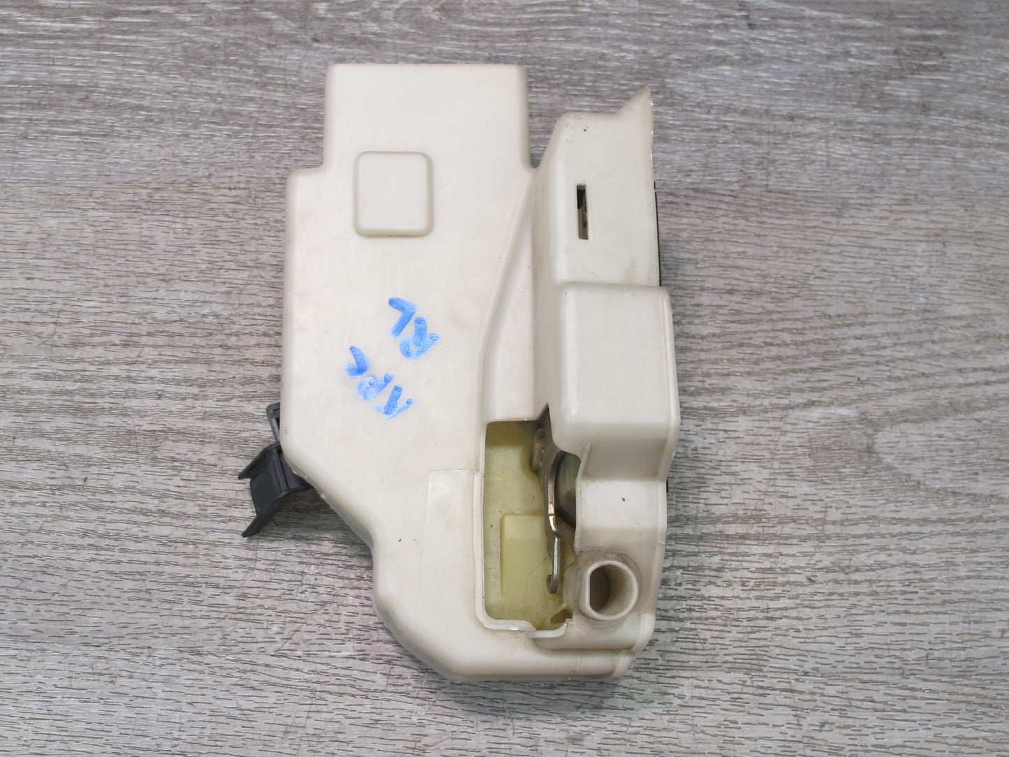 2003-2010 Porsche Cayenne 955 Front Right Door Lock Latch Actuator