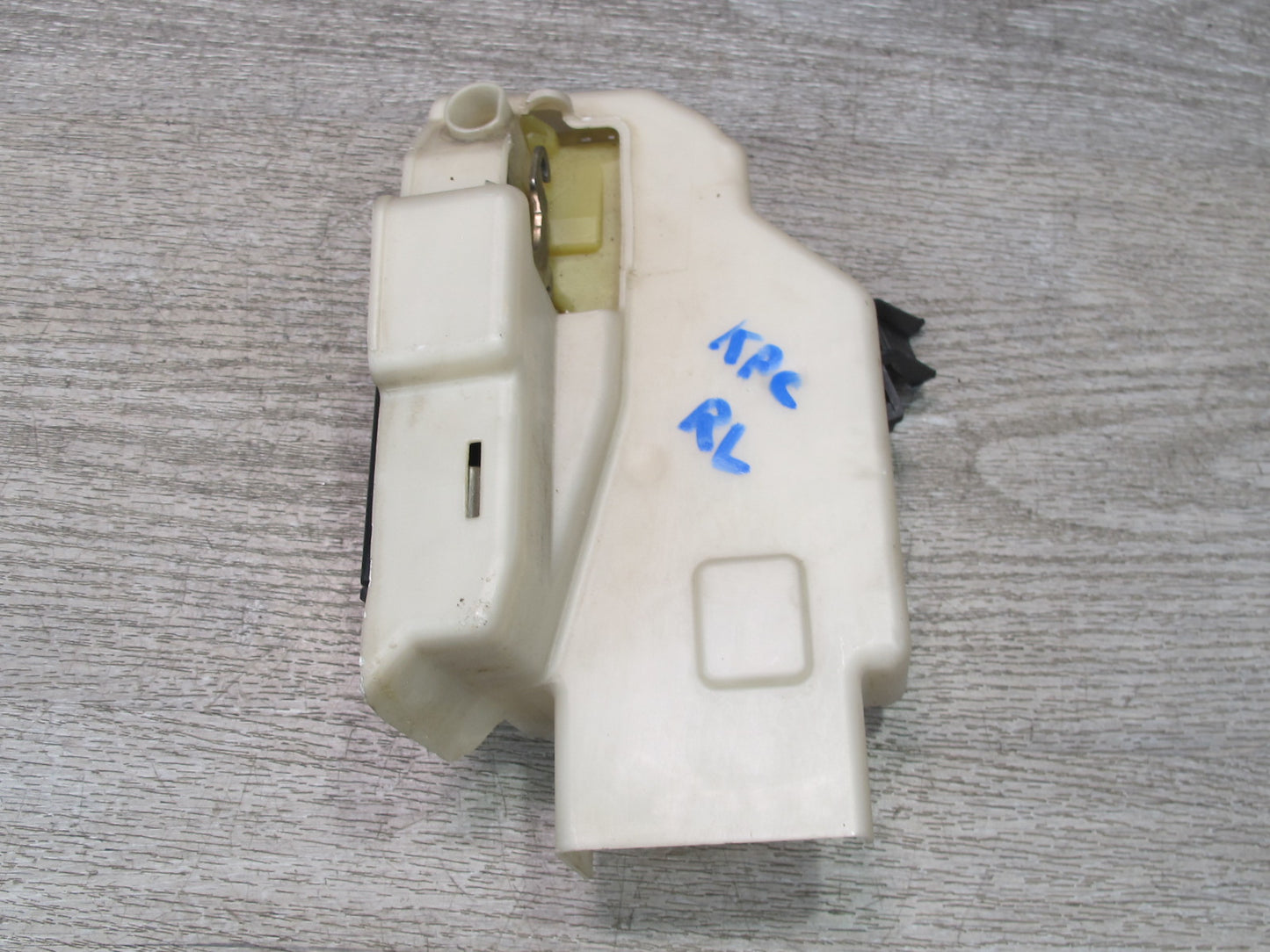 2003-2010 Porsche Cayenne 955 Front Right Door Lock Latch Actuator