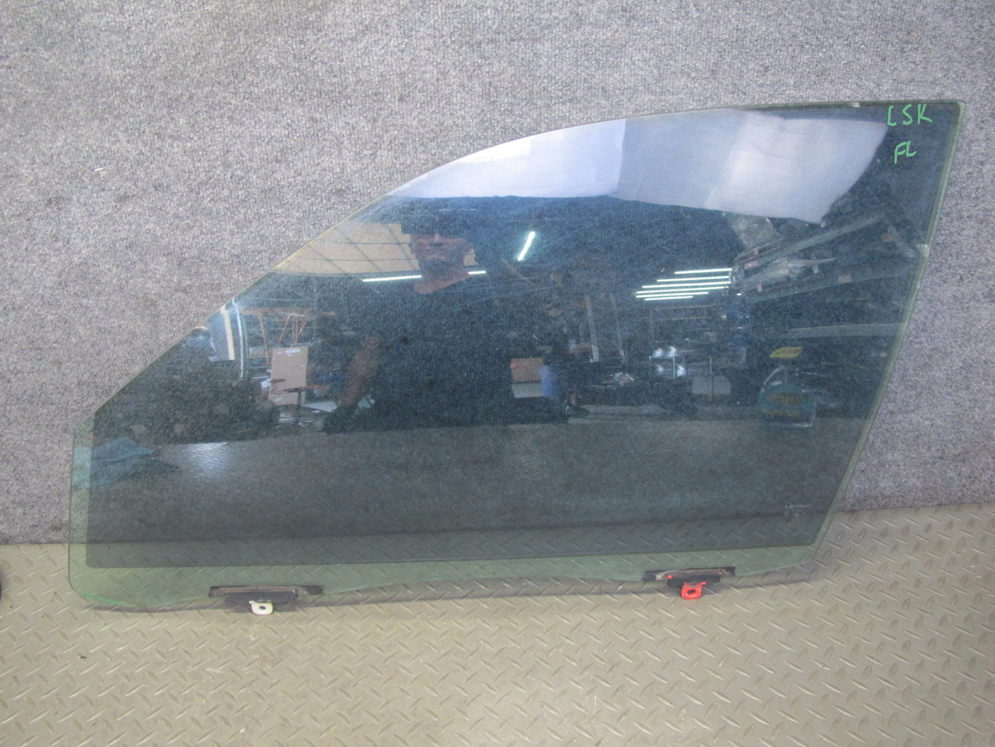 01-06 Lexus UCF30L LS430 Front Left Driver Door Glass Window OEM