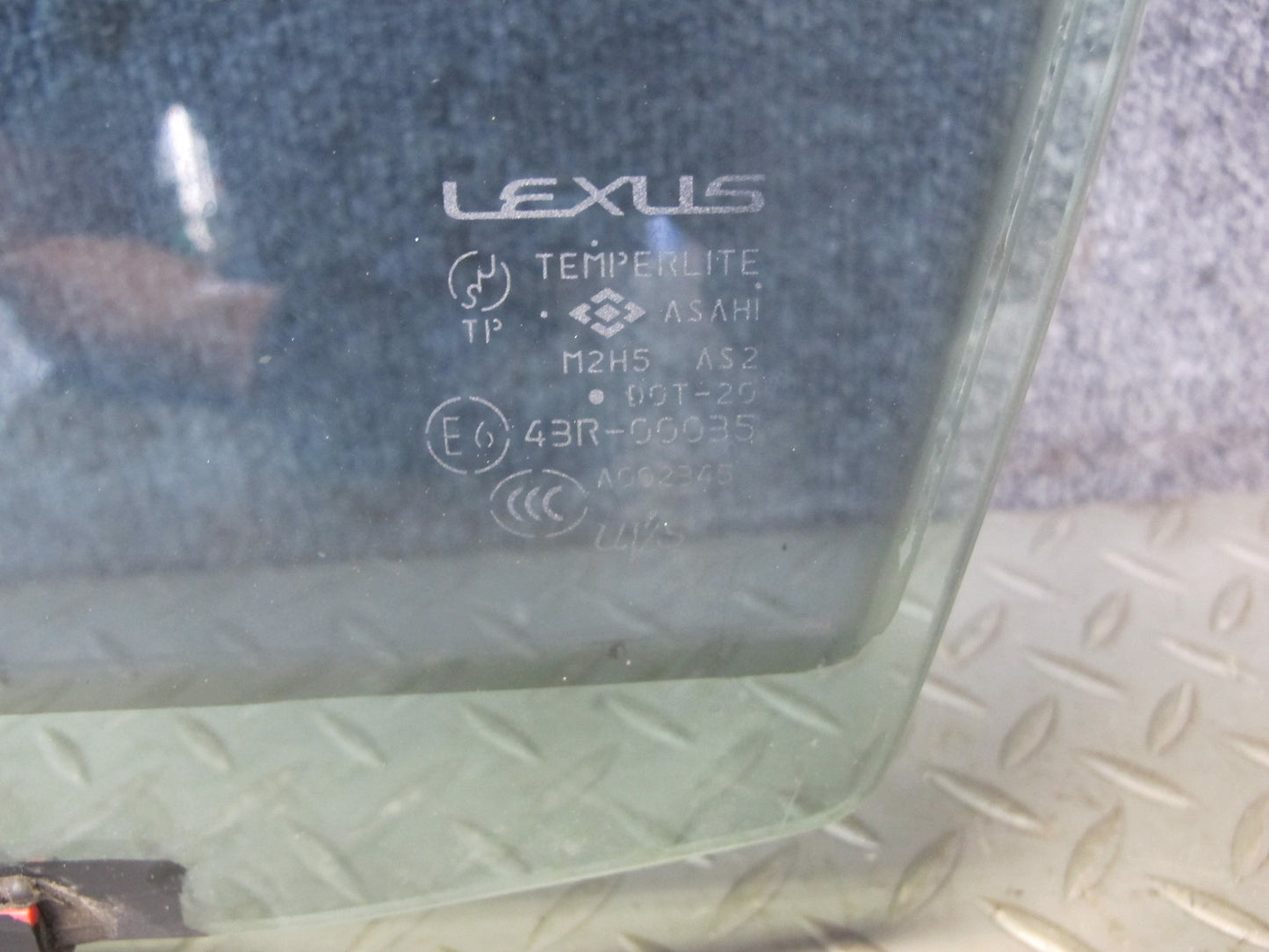 01-06 Lexus UCF30L LS430 Front Left Driver Door Glass Window OEM