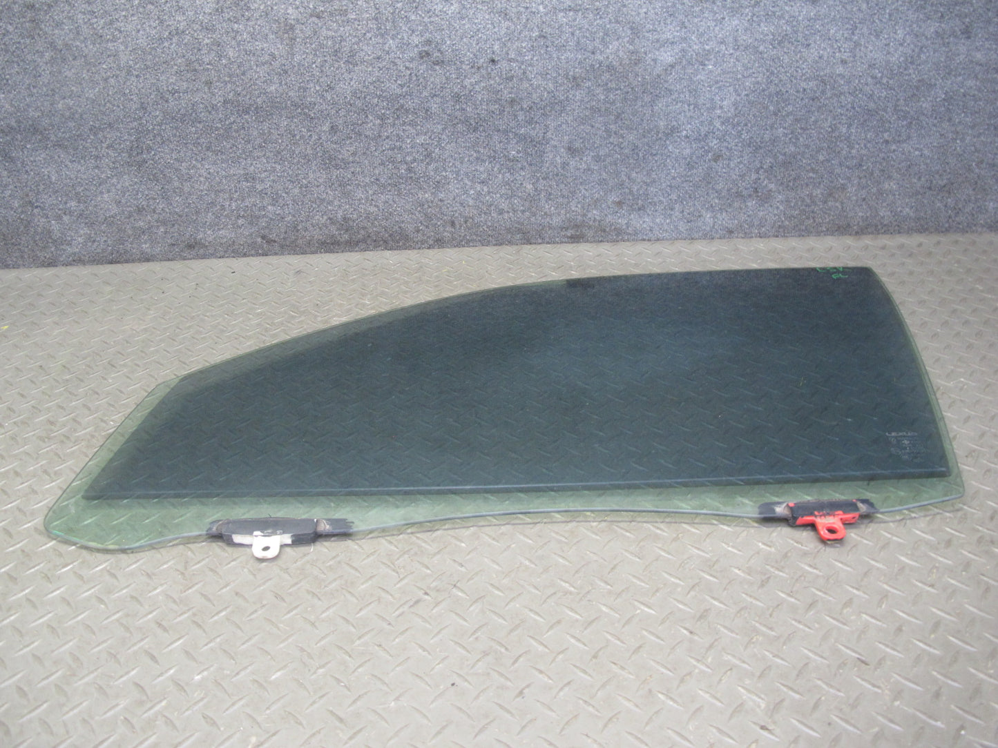 01-06 Lexus UCF30L LS430 Front Left Driver Door Glass Window OEM