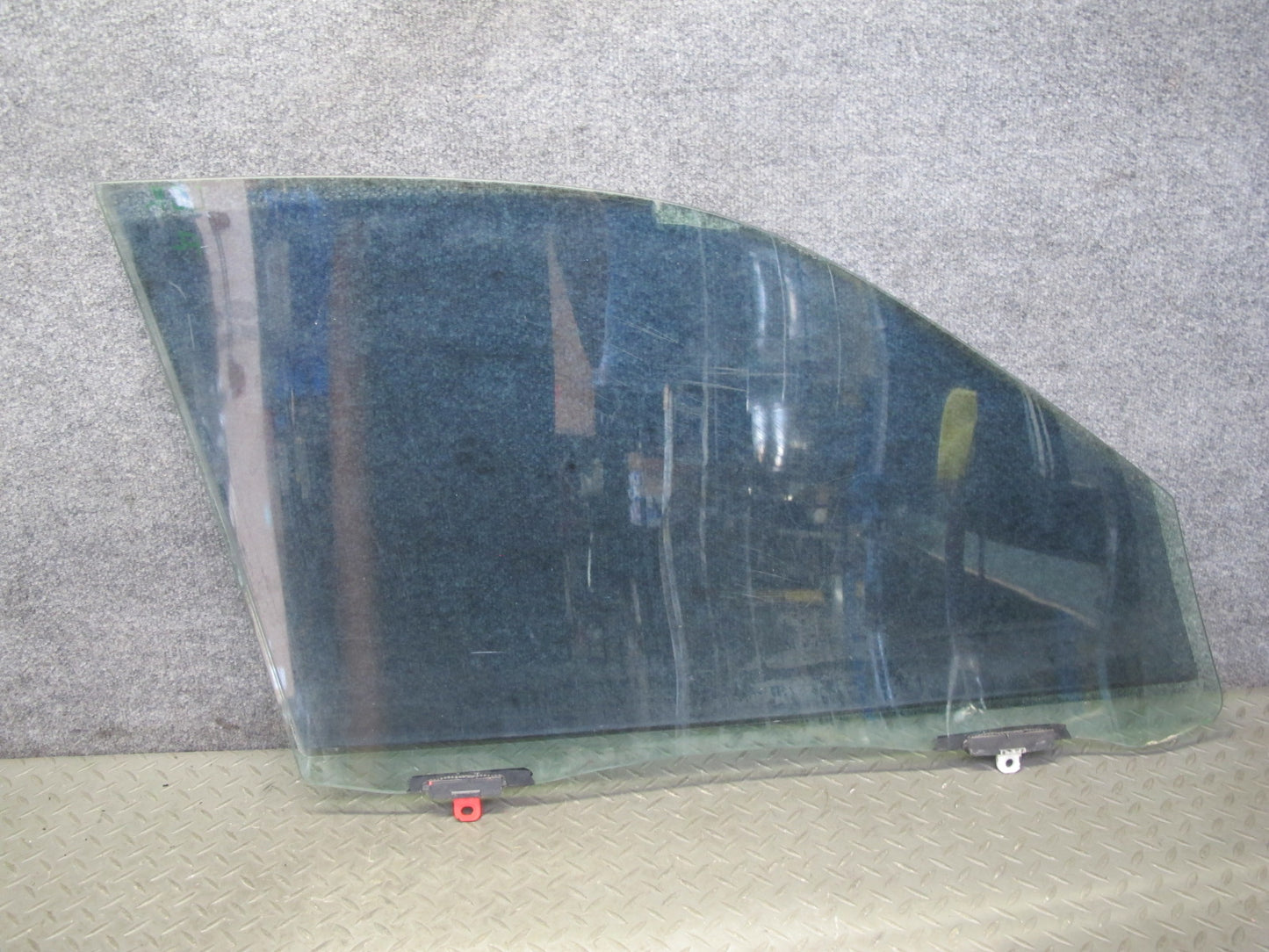 01-06 Lexus UCF30L LS430 Front Left Driver Door Glass Window OEM