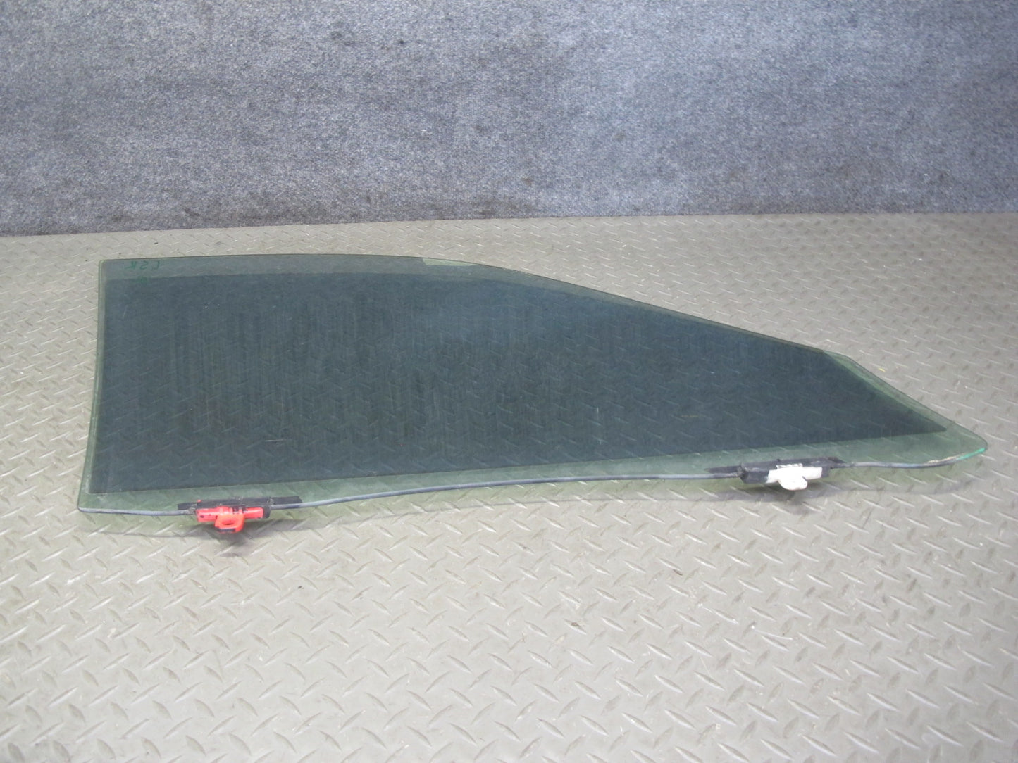 01-06 Lexus UCF30L LS430 Front Left Driver Door Glass Window OEM
