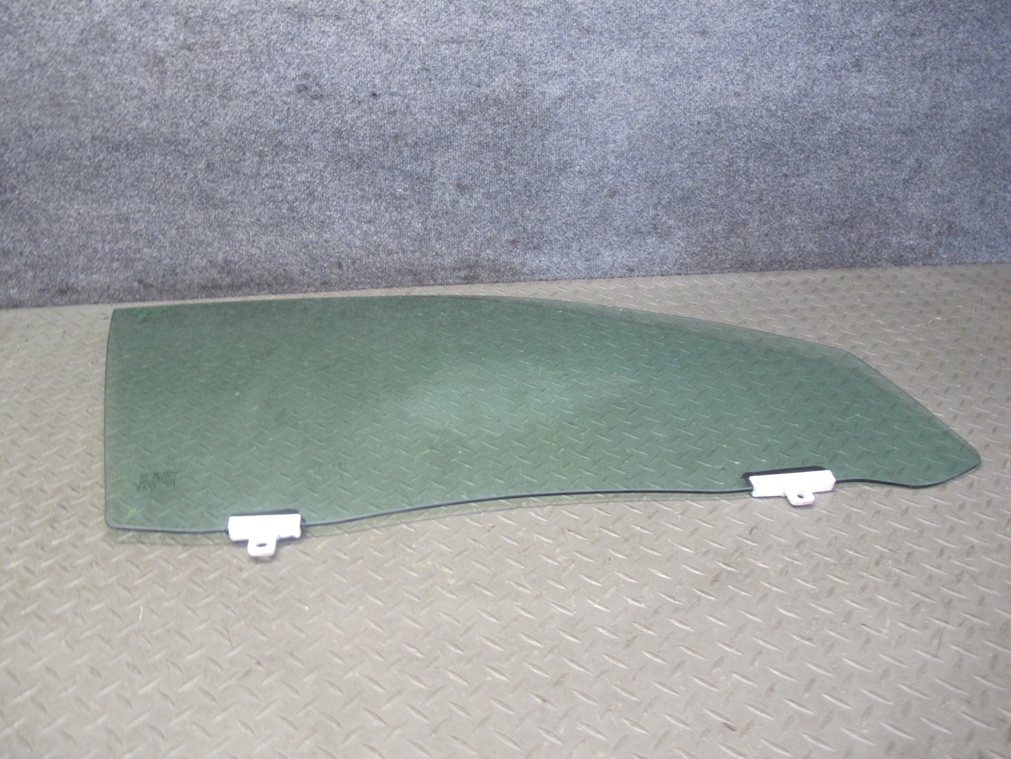 01-06 Lexus UCF30L LS430 Front Right Passenger Door Glass Window Aftermarket