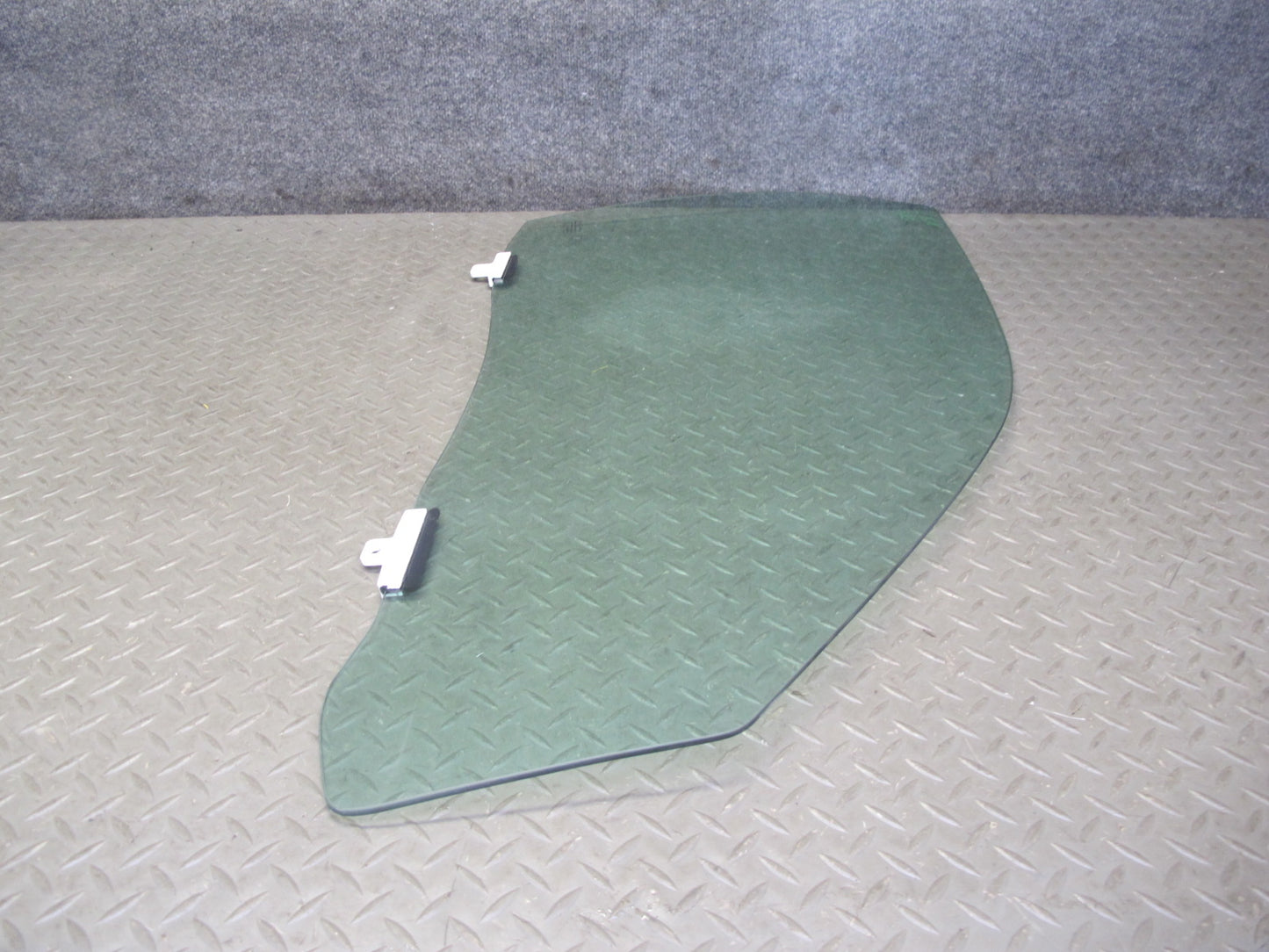 01-06 Lexus UCF30L LS430 Front Right Passenger Door Glass Window Aftermarket