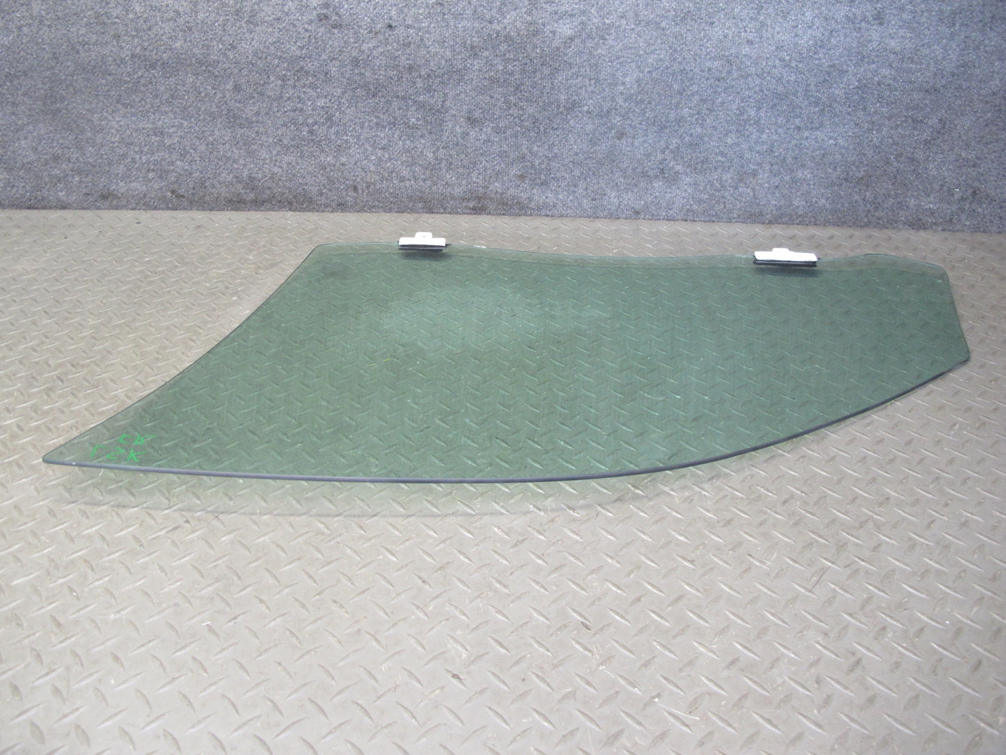 01-06 Lexus UCF30L LS430 Front Right Passenger Door Glass Window Aftermarket