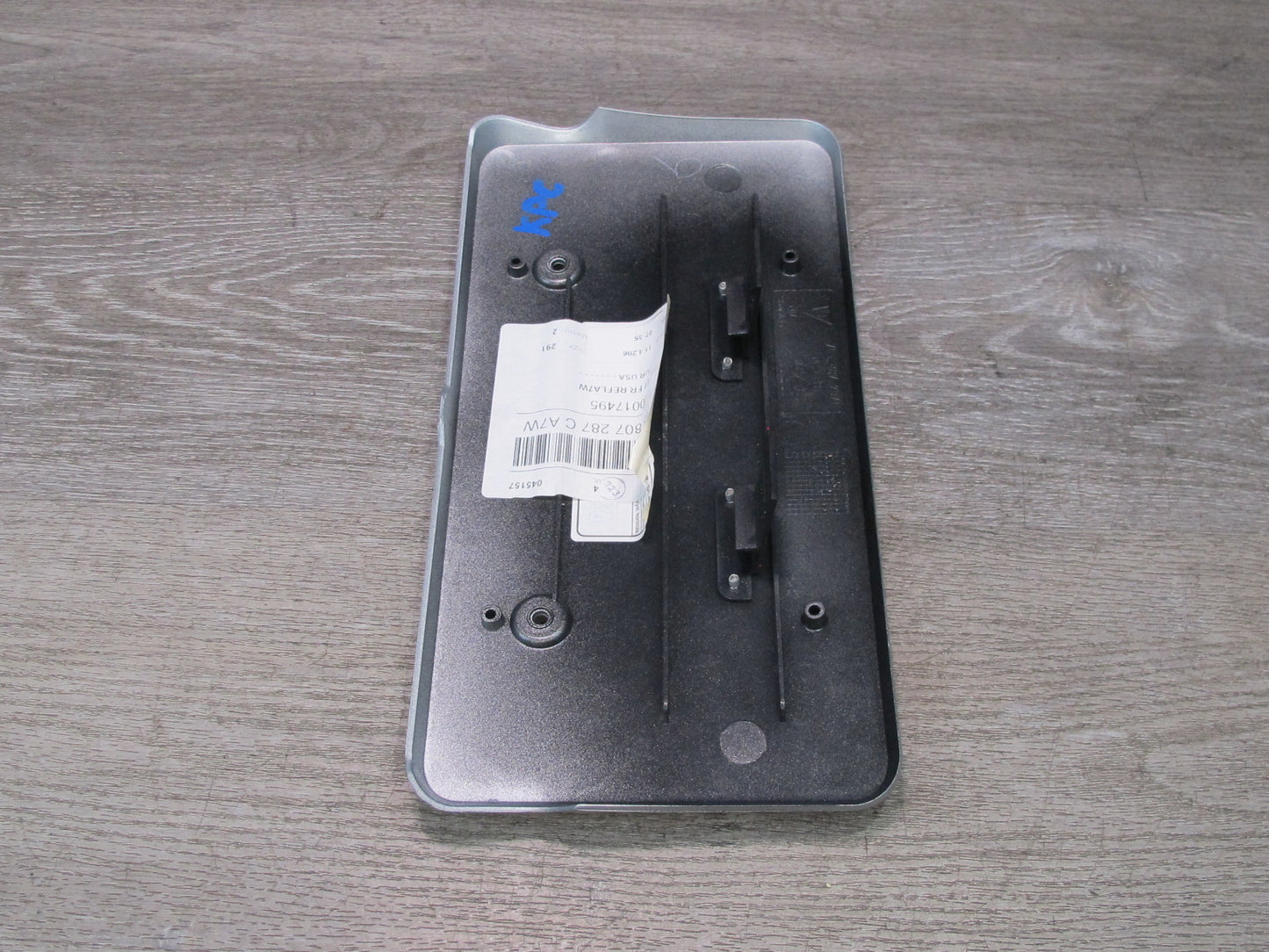 2006 Porsche Cayenne 955 Front Bumper License Plate Mount Bracket 7L5807287C