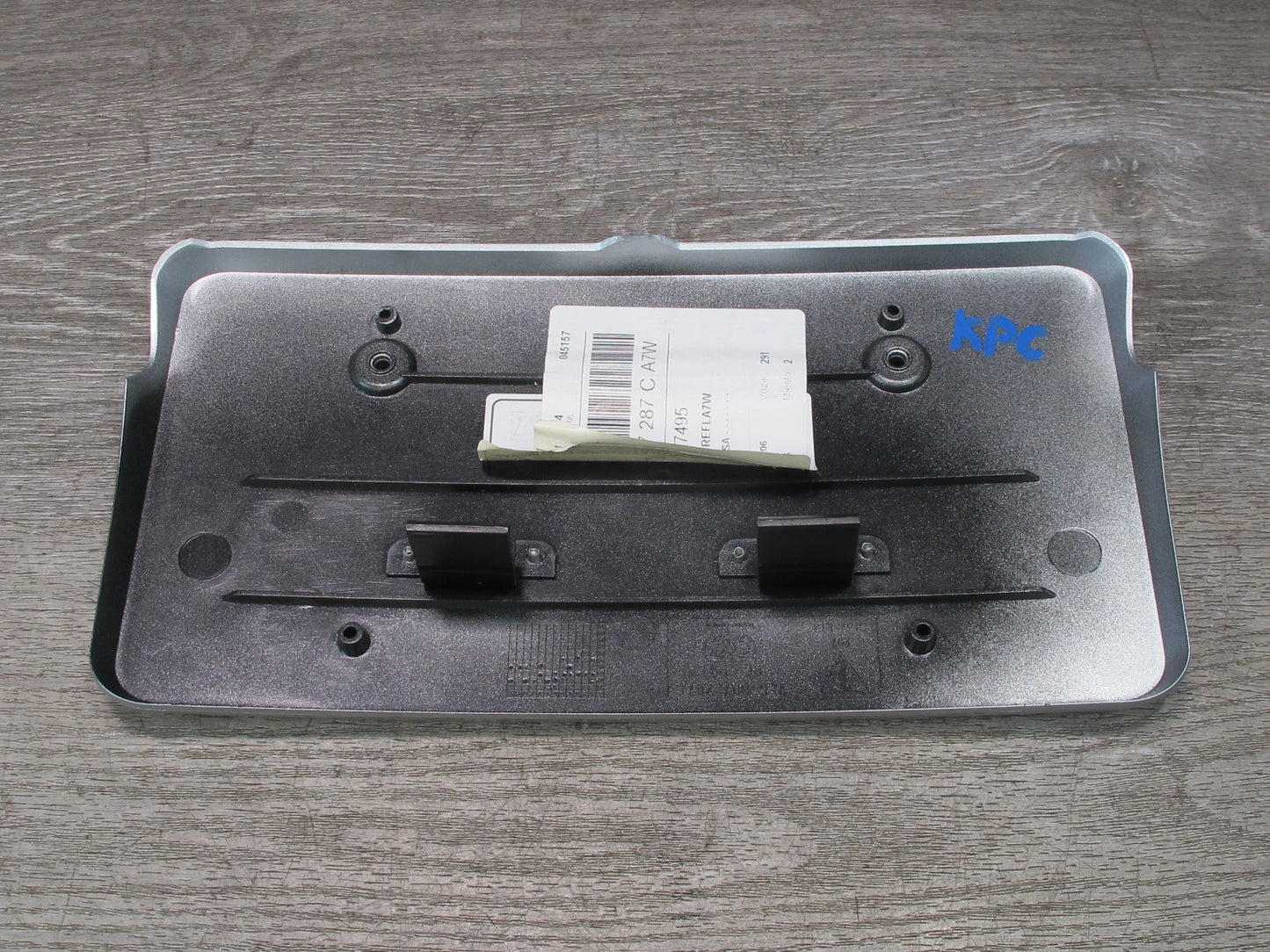 2006 Porsche Cayenne 955 Front Bumper License Plate Mount Bracket 7L5807287C