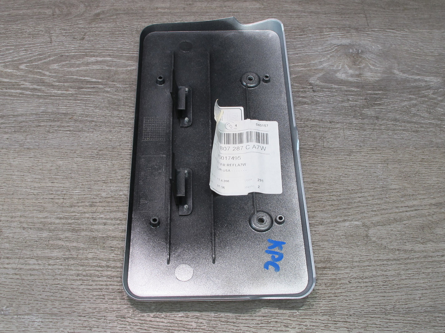 2006 Porsche Cayenne 955 Front Bumper License Plate Mount Bracket 7L5807287C