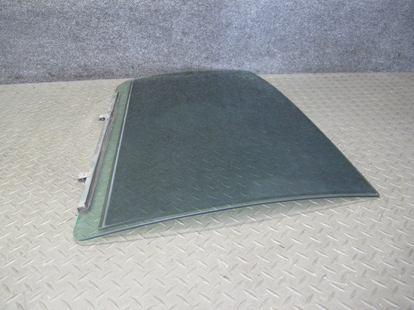 01-06 Lexus UCF30L LS430 Rear Right Door Glass Window OEM