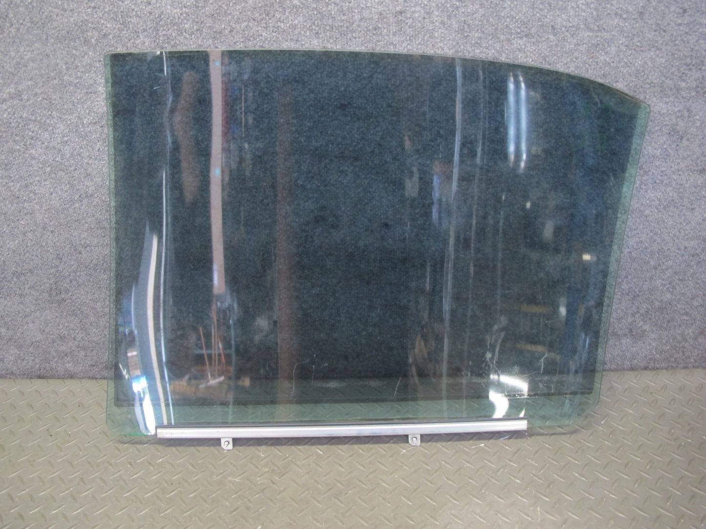 01-06 Lexus UCF30L LS430 Rear Right Door Glass Window OEM