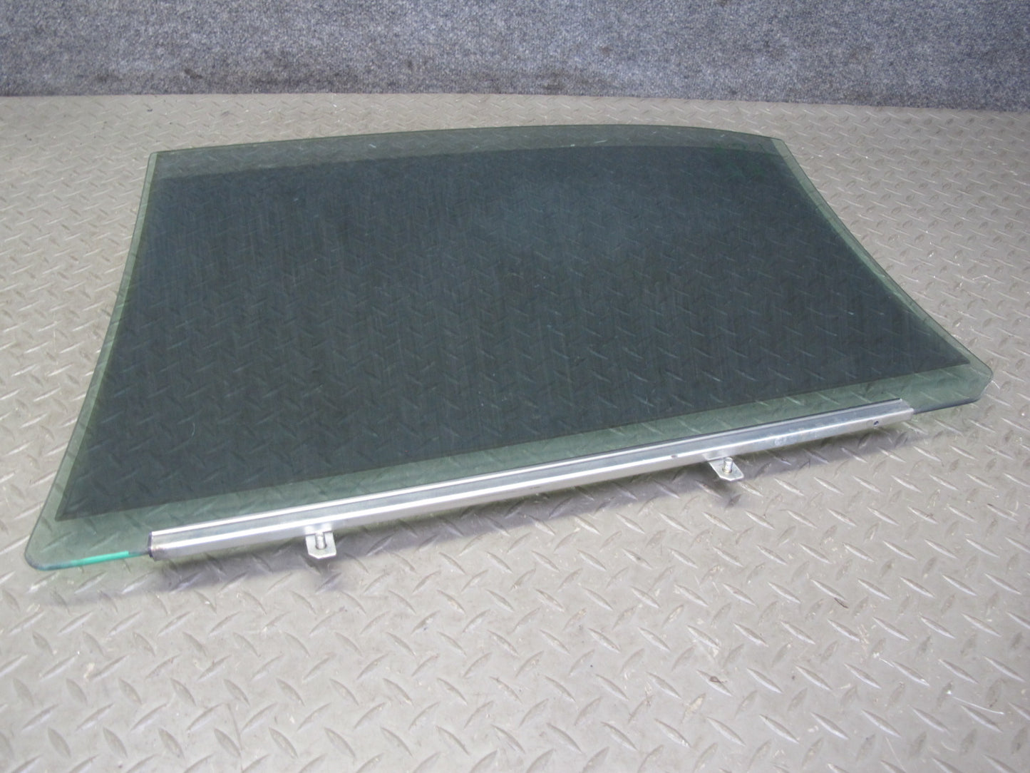 01-06 Lexus UCF30L LS430 Rear Right Door Glass Window OEM