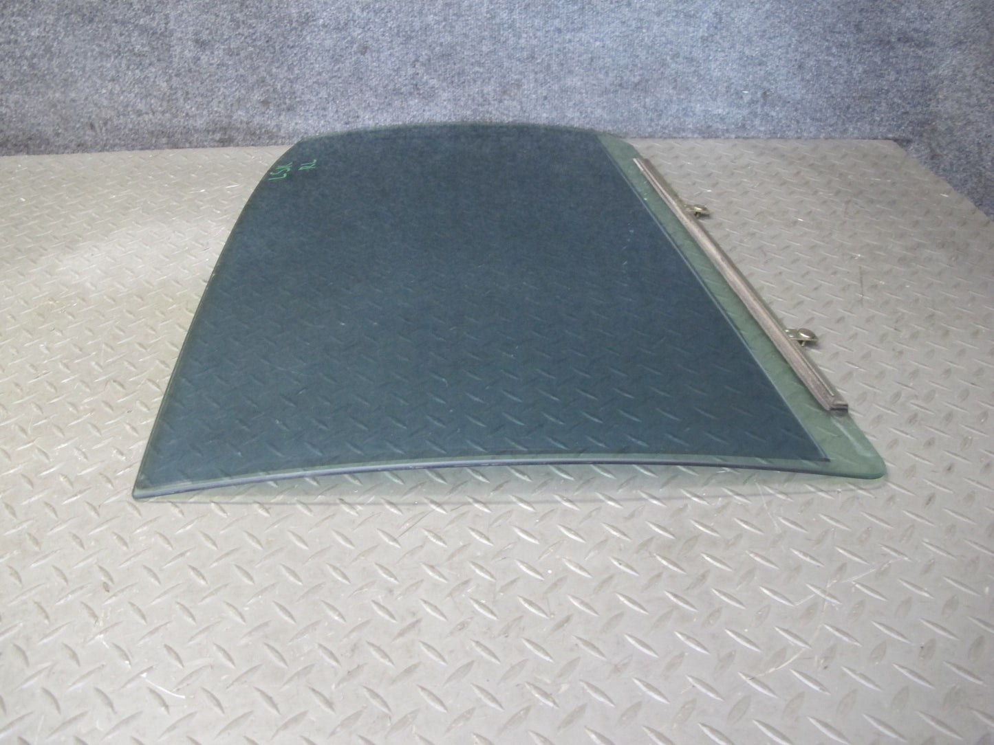 01-06 Lexus UCF30L LS430 Rear Left Door Glass Window OEM
