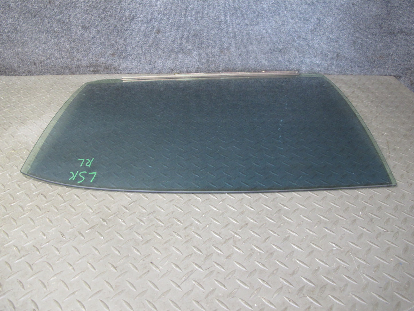 01-06 Lexus UCF30L LS430 Rear Left Door Glass Window OEM