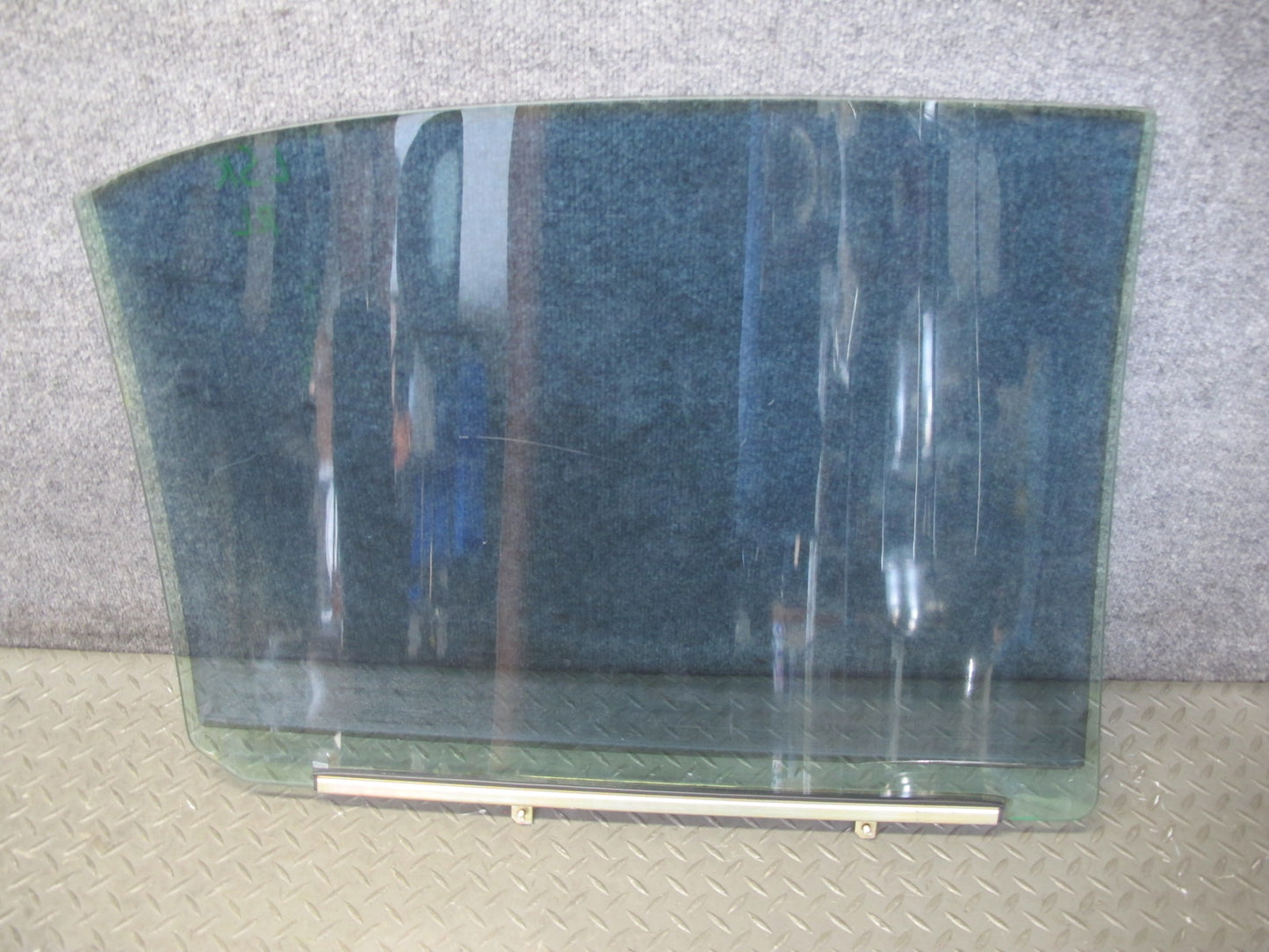 01-06 Lexus UCF30L LS430 Rear Left Door Glass Window OEM
