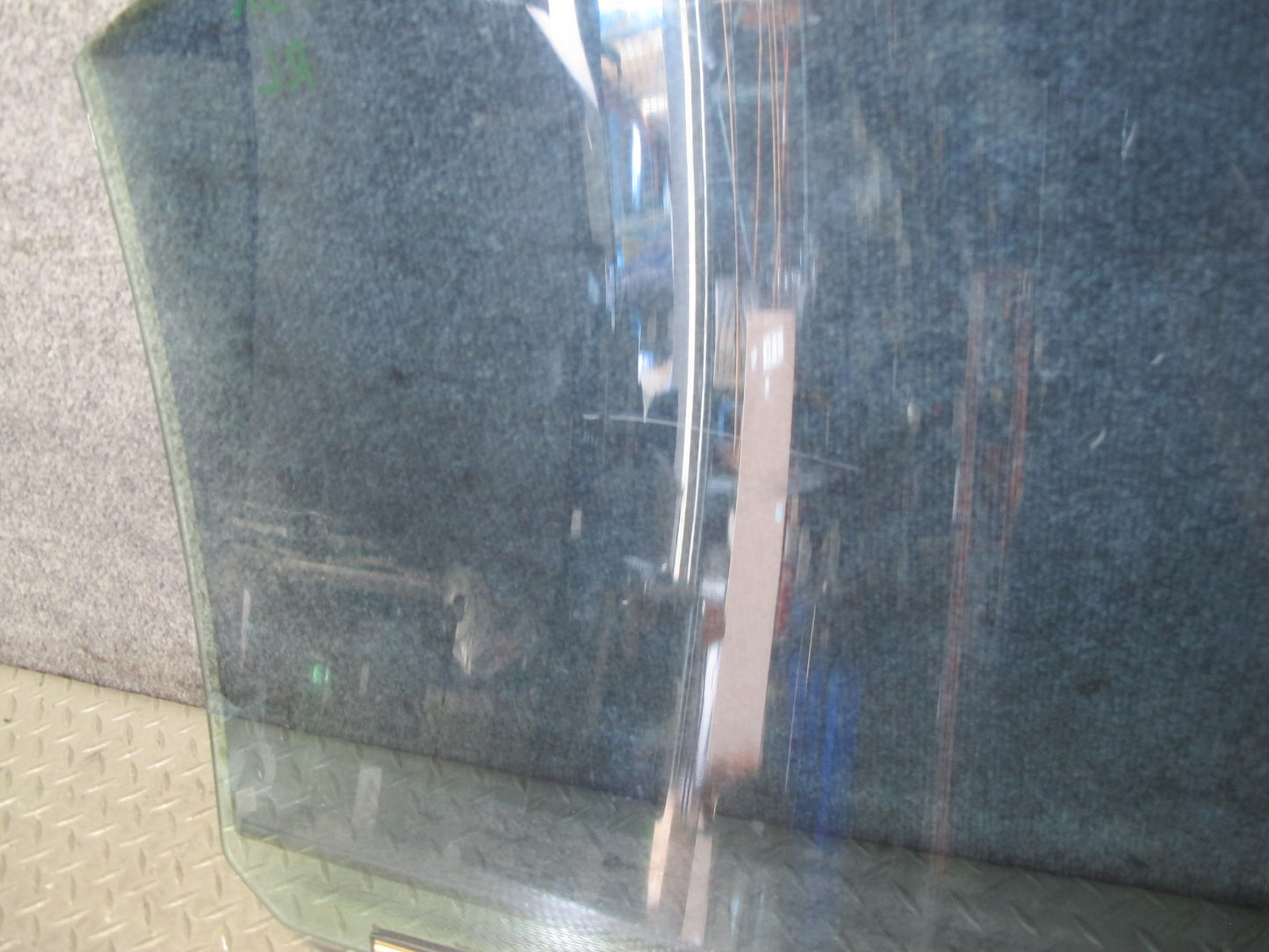 01-06 Lexus UCF30L LS430 Rear Left Door Glass Window OEM