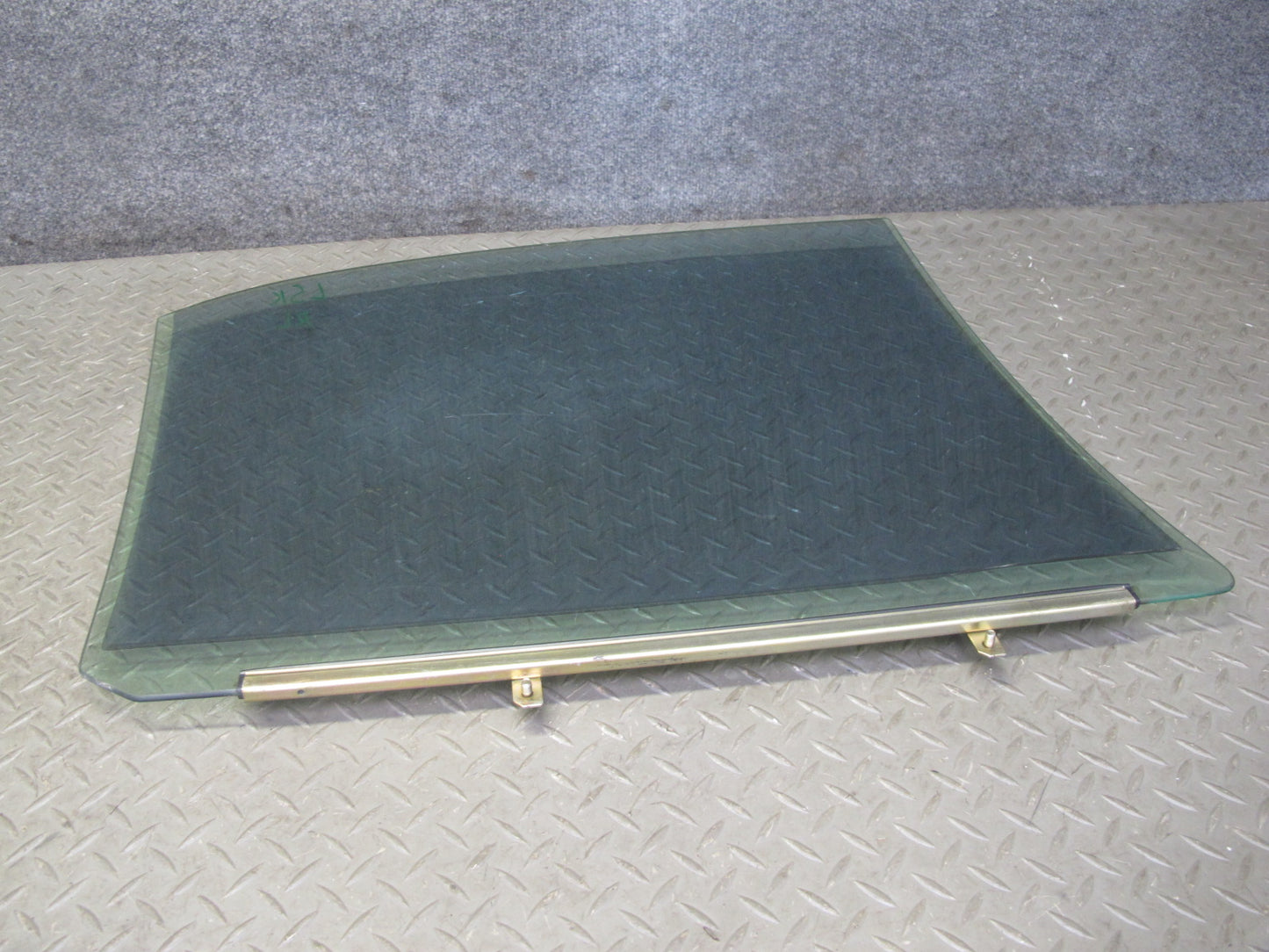 01-06 Lexus UCF30L LS430 Rear Left Door Glass Window OEM