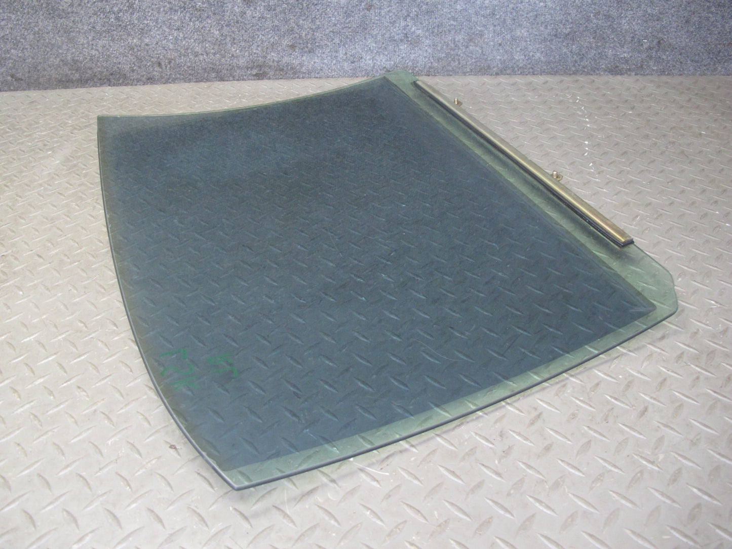 01-06 Lexus UCF30L LS430 Rear Left Door Glass Window OEM