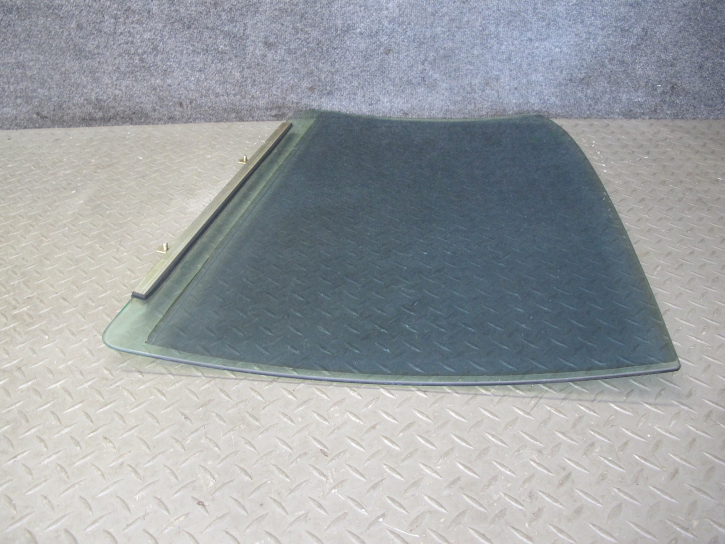 01-06 Lexus UCF30L LS430 Rear Left Door Glass Window OEM