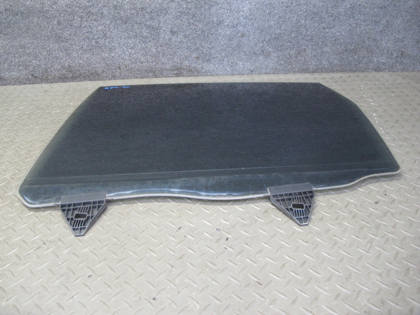 2003-2010 Porsche Cayenne 955 Rear Left Door Glass Window