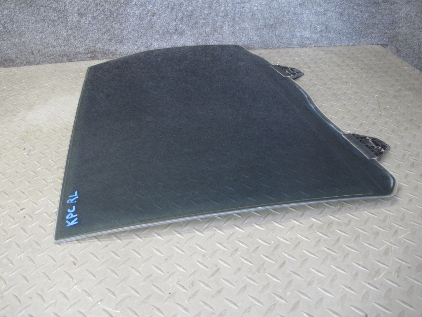 2003-2010 Porsche Cayenne 955 Rear Left Door Glass Window