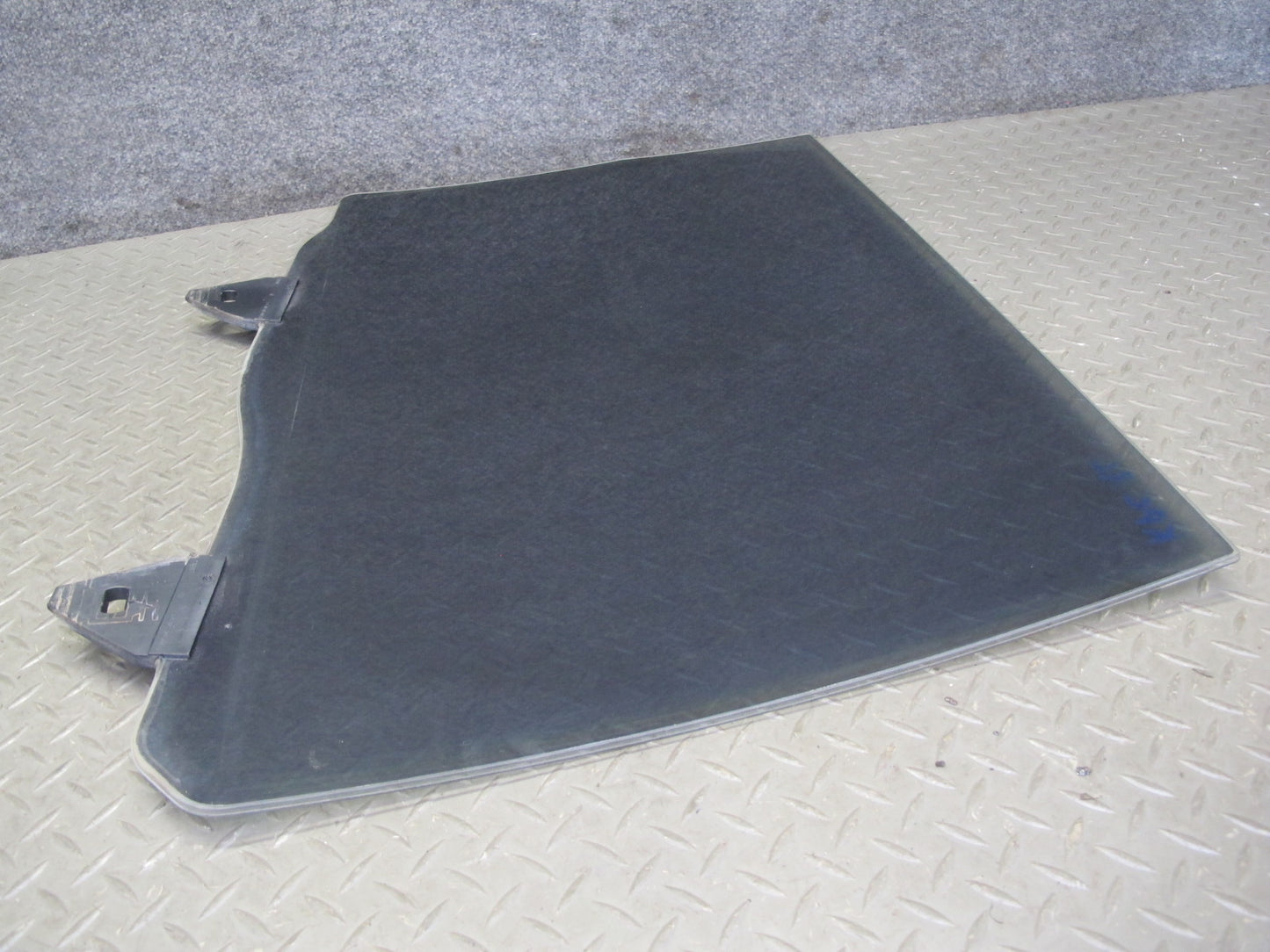 2003-2010 Porsche Cayenne 955 Rear Left Door Glass Window