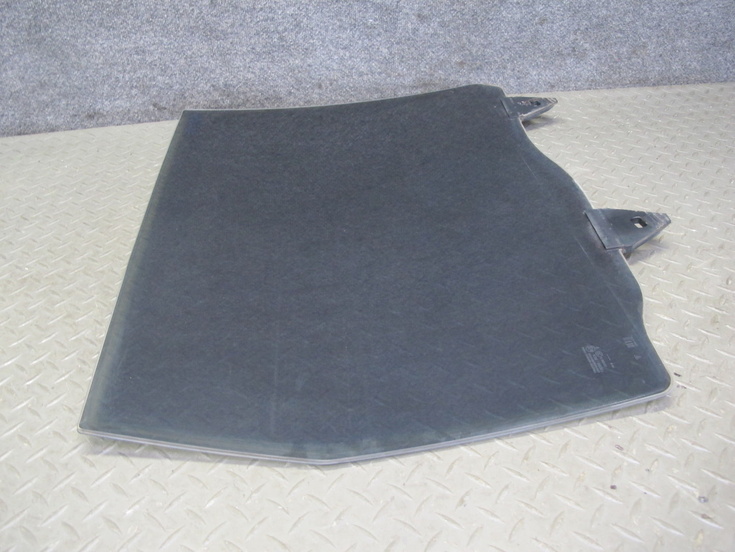 2003-2010 Porsche Cayenne 955 Rear Left Door Glass Window