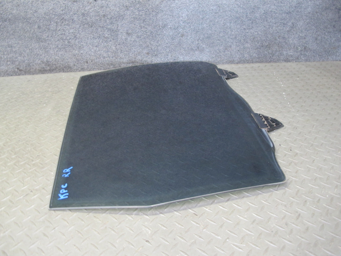 2003-2010 Porsche Cayenne 955 Rear Right Door Glass Window