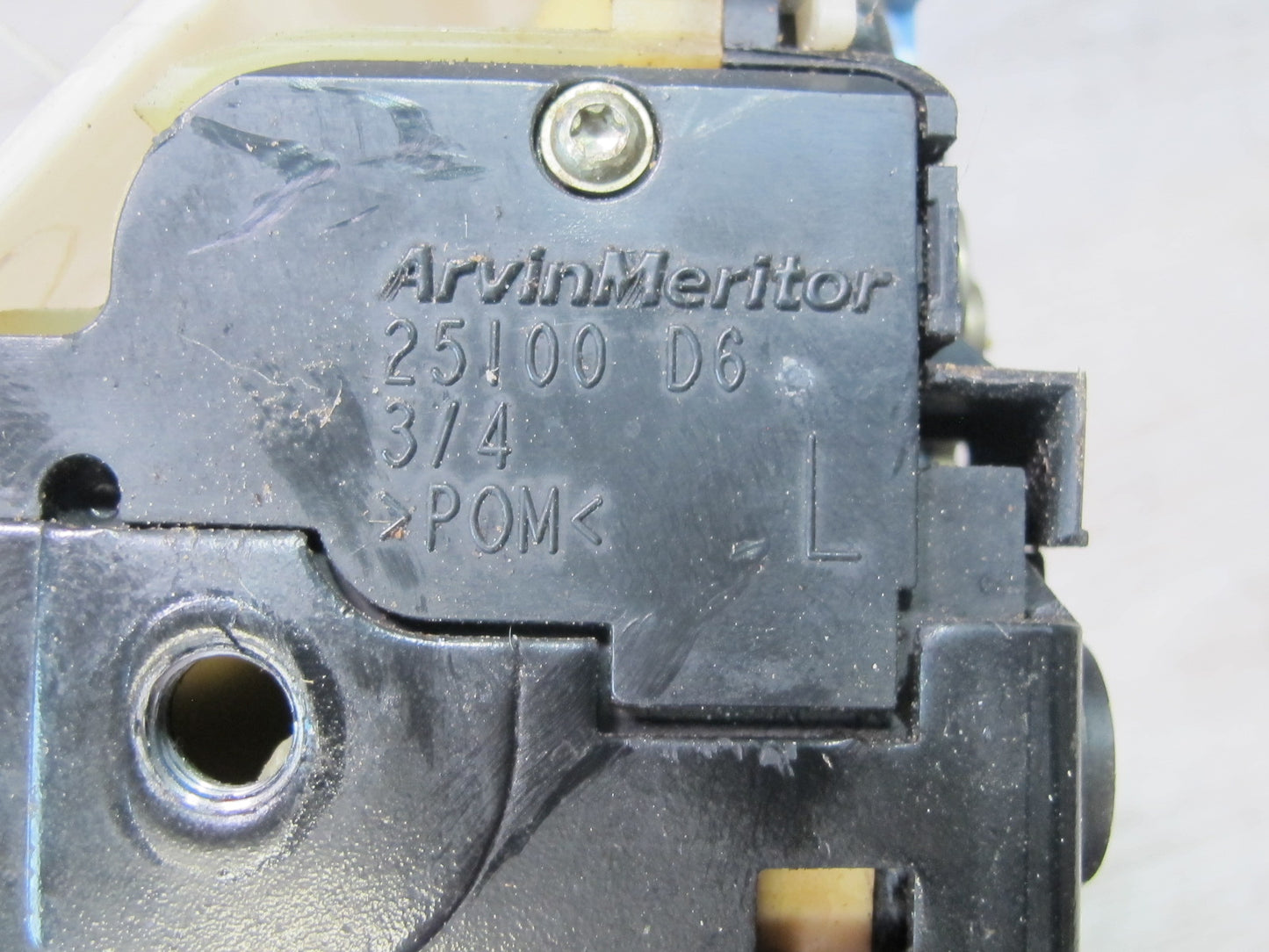 2003-2010 Porsche Cayenne 955 Front Right Door Lock Latch Actuator