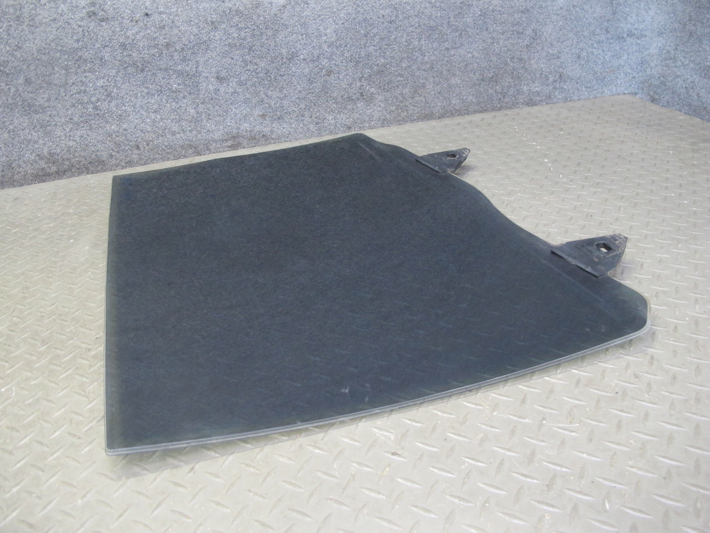2003-2010 Porsche Cayenne 955 Rear Right Door Glass Window