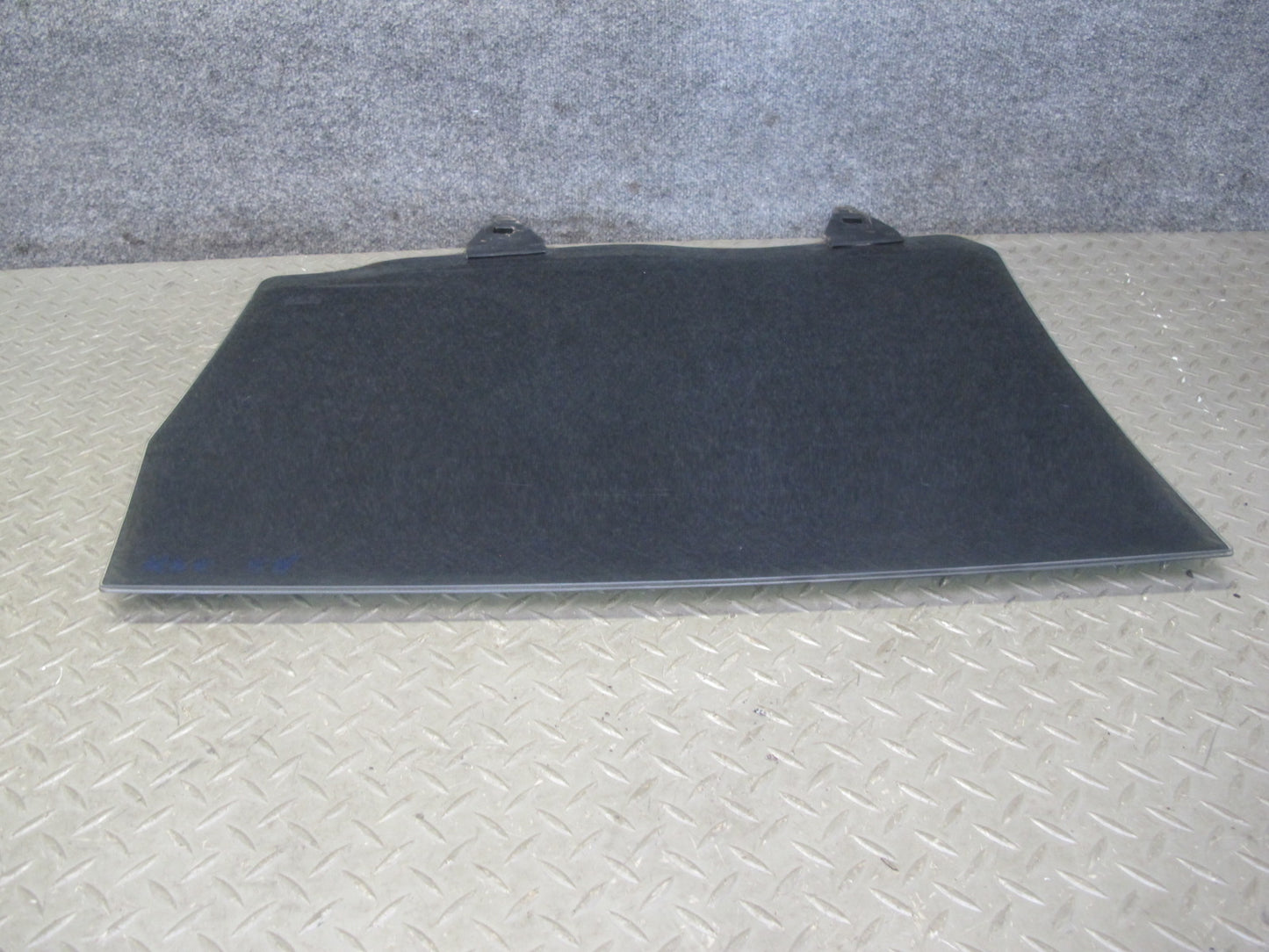 2003-2010 Porsche Cayenne 955 Rear Right Door Glass Window