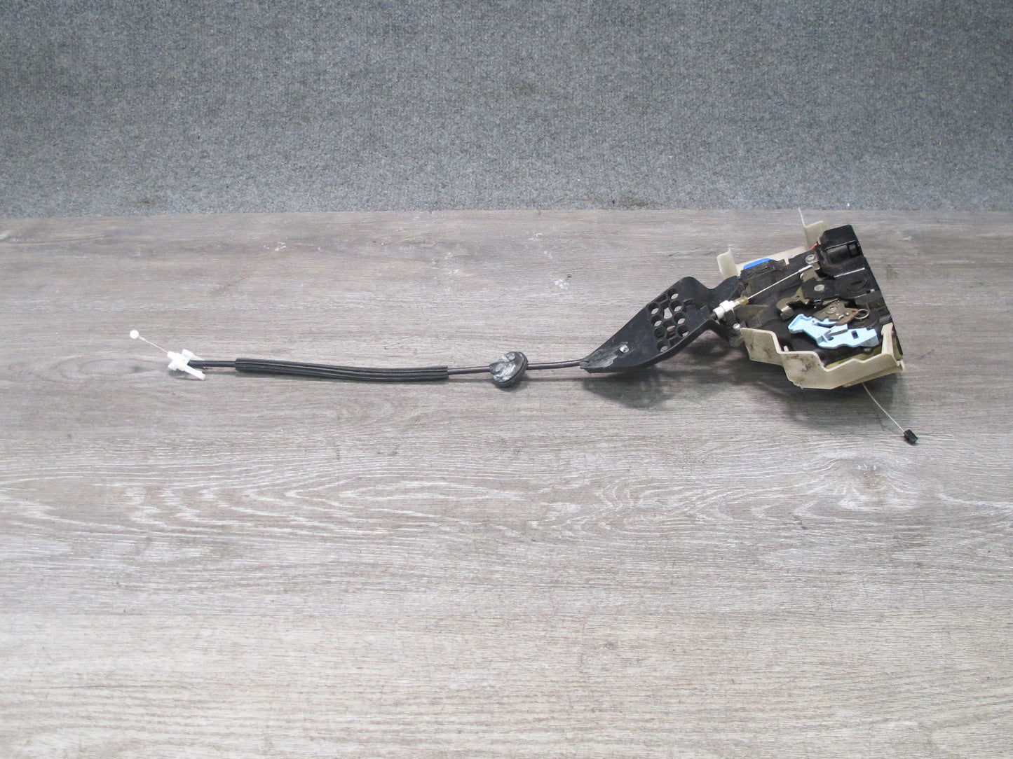 2003-2010 Porsche Cayenne 955 Front Right Door Lock Latch Actuator