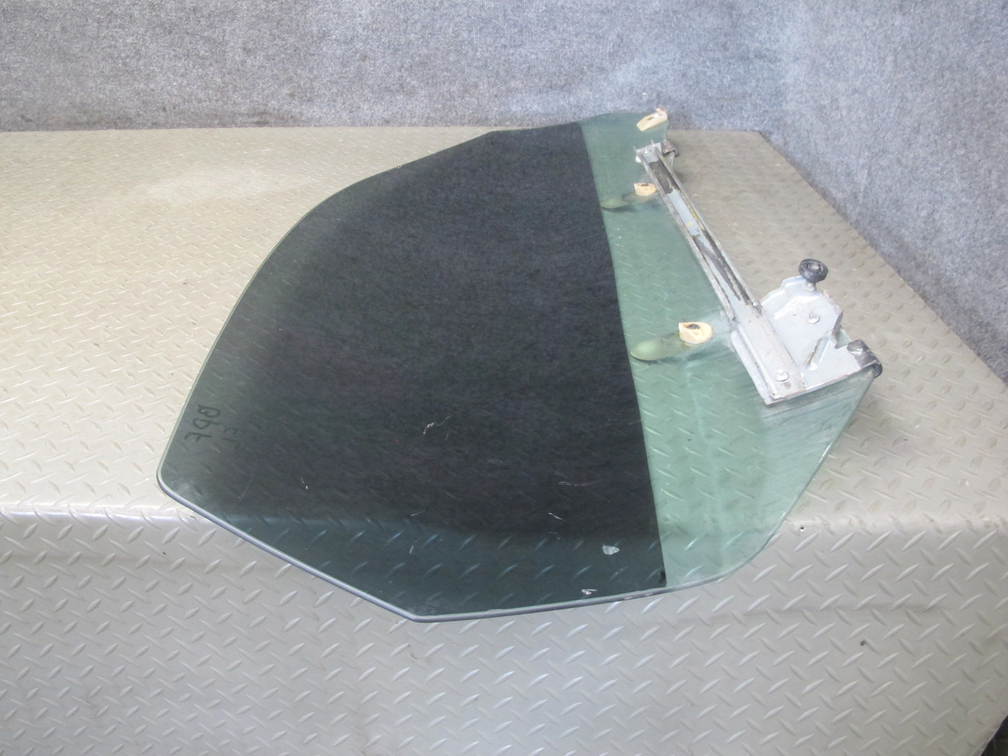 93-02 Pontiac Firebird Camaro Left Driver Door Glass Window OEM